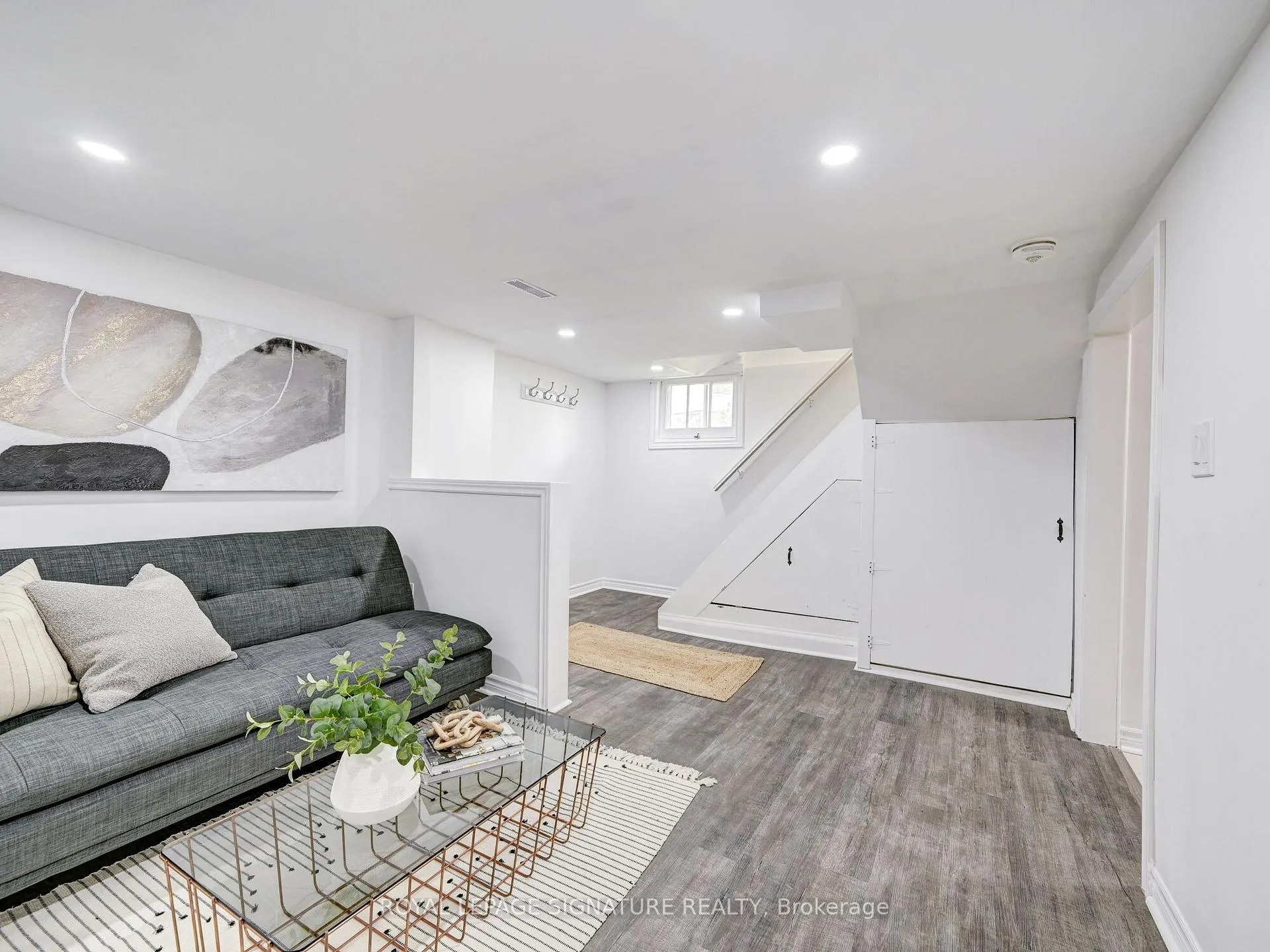 Photo 3 of Unit LL, 1 Worthington Crescent, Toronto, High Park-Swansea — HOMEH