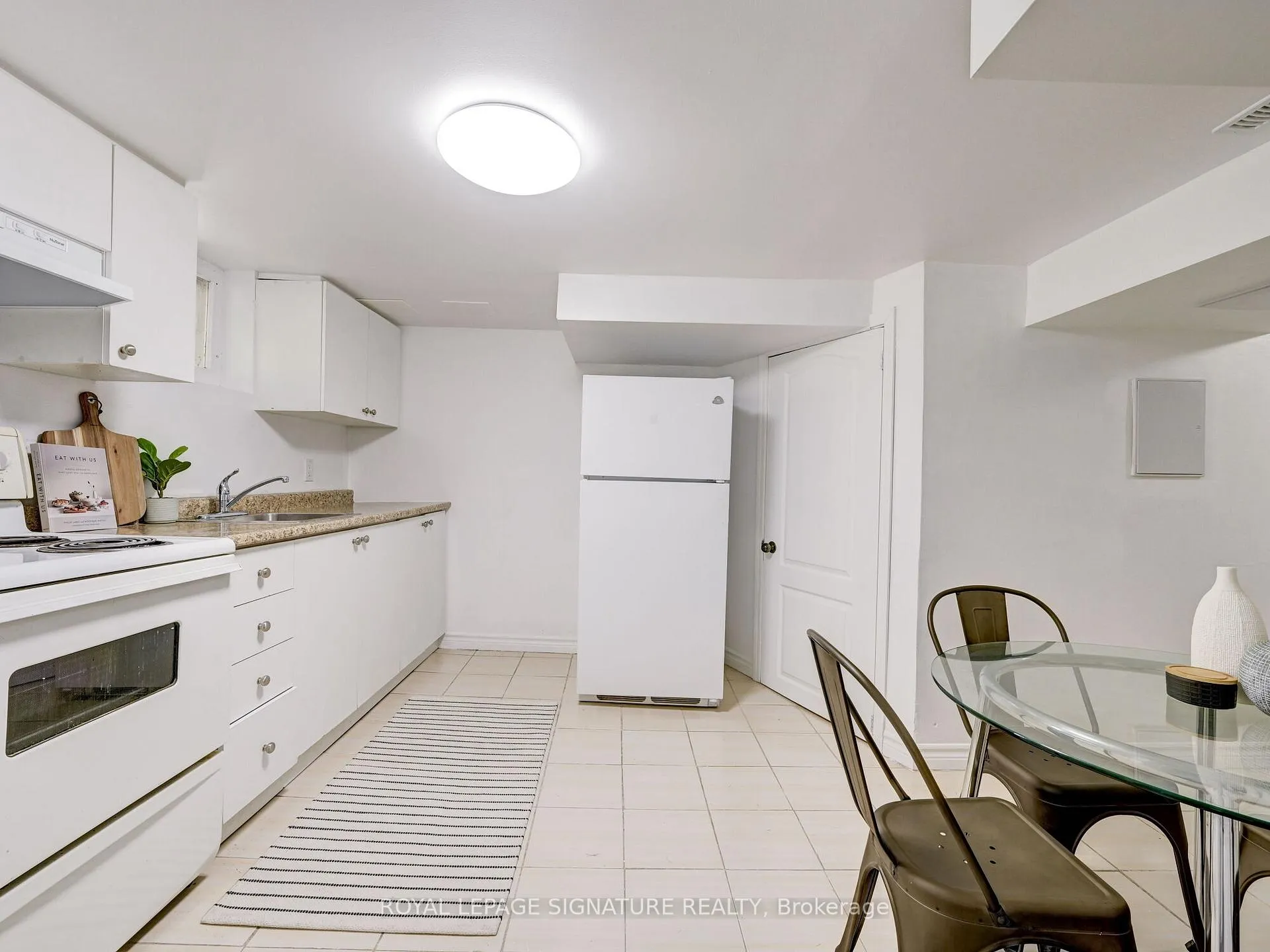 Photo 4 of Unit LL, 1 Worthington Crescent, Toronto, High Park-Swansea — HOMEH