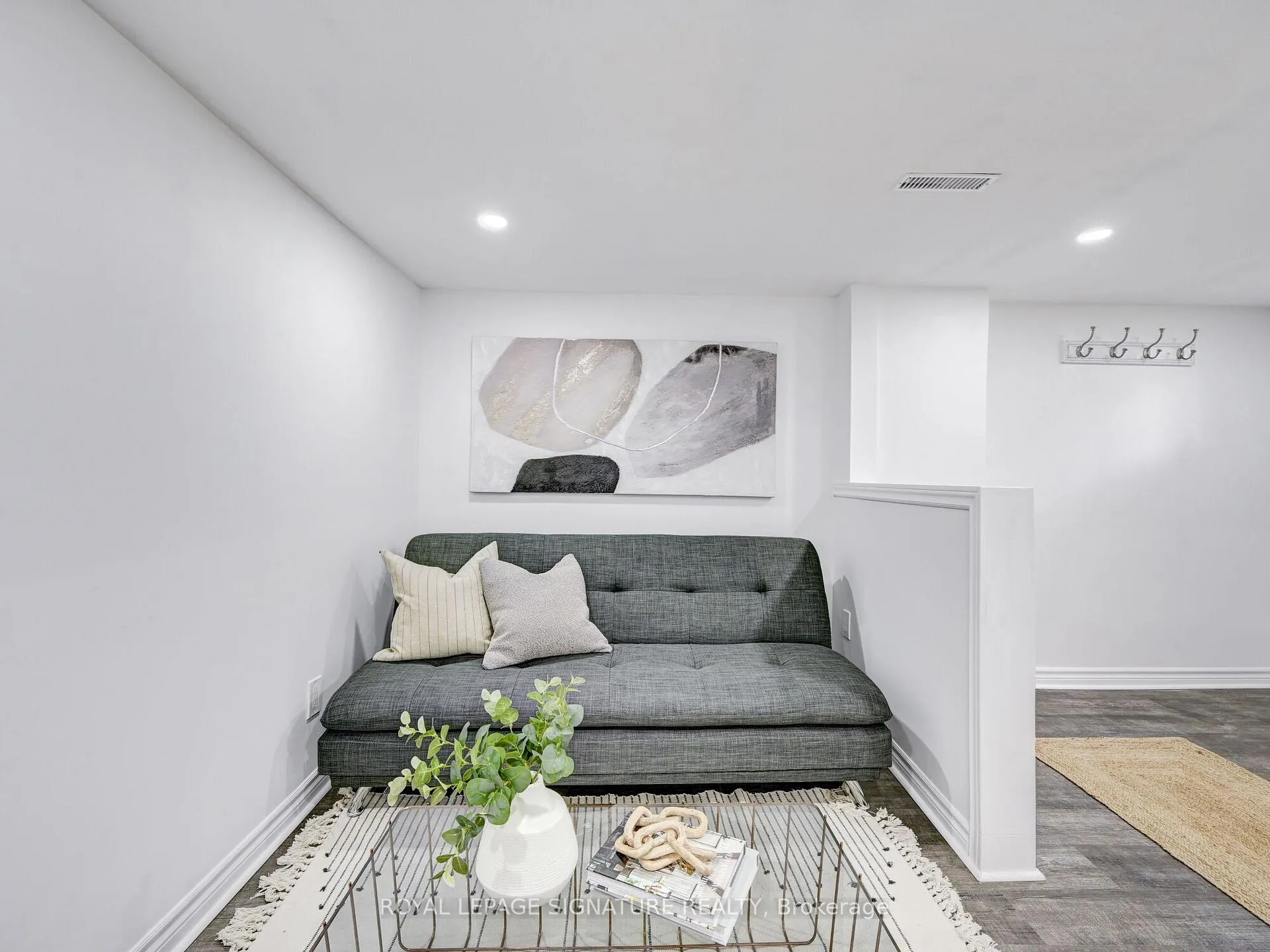 Photo 7 of Unit LL, 1 Worthington Crescent, Toronto, High Park-Swansea — HOMEH