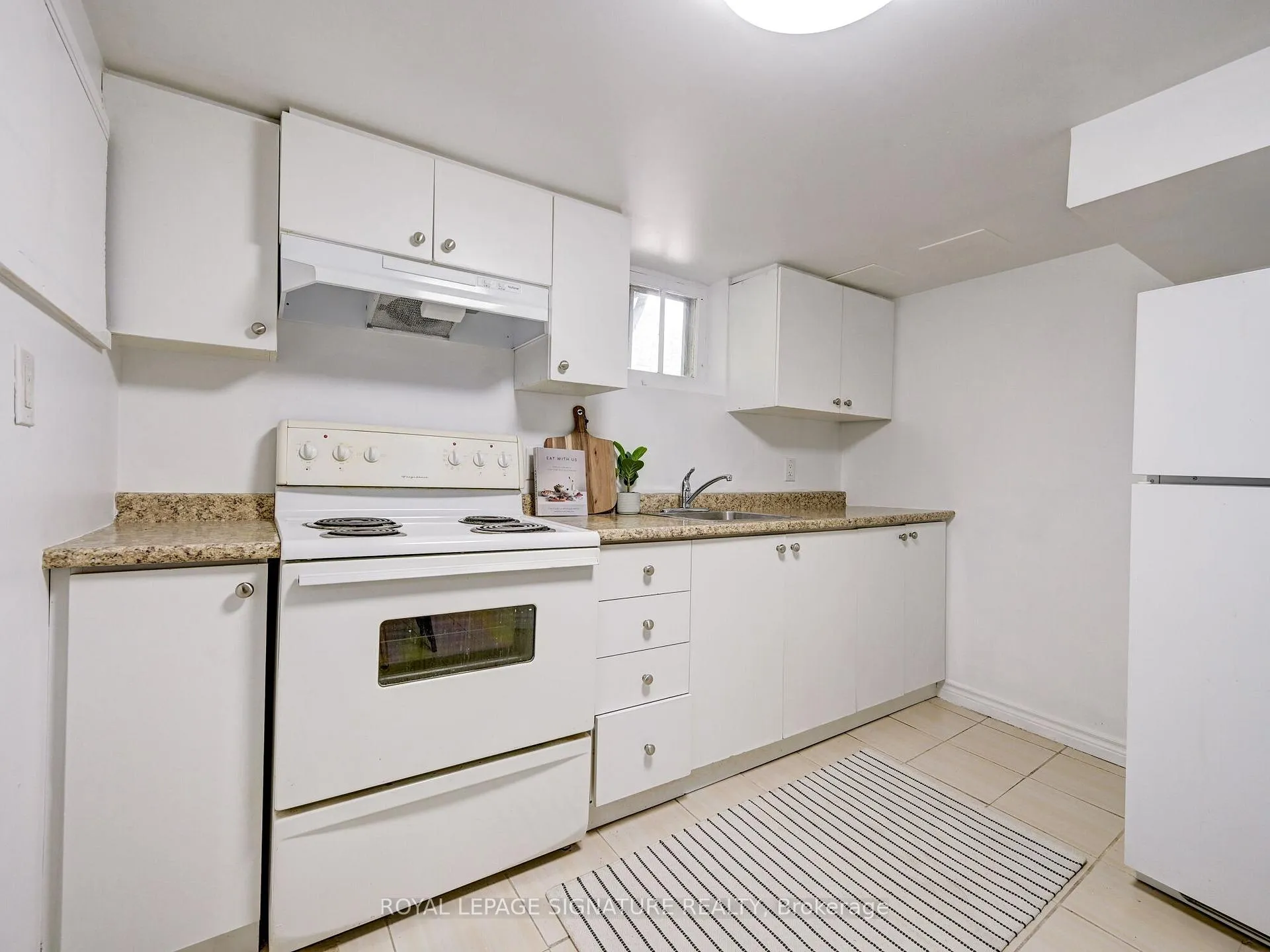 Photo 10 of Unit LL, 1 Worthington Crescent, Toronto, High Park-Swansea — HOMEH