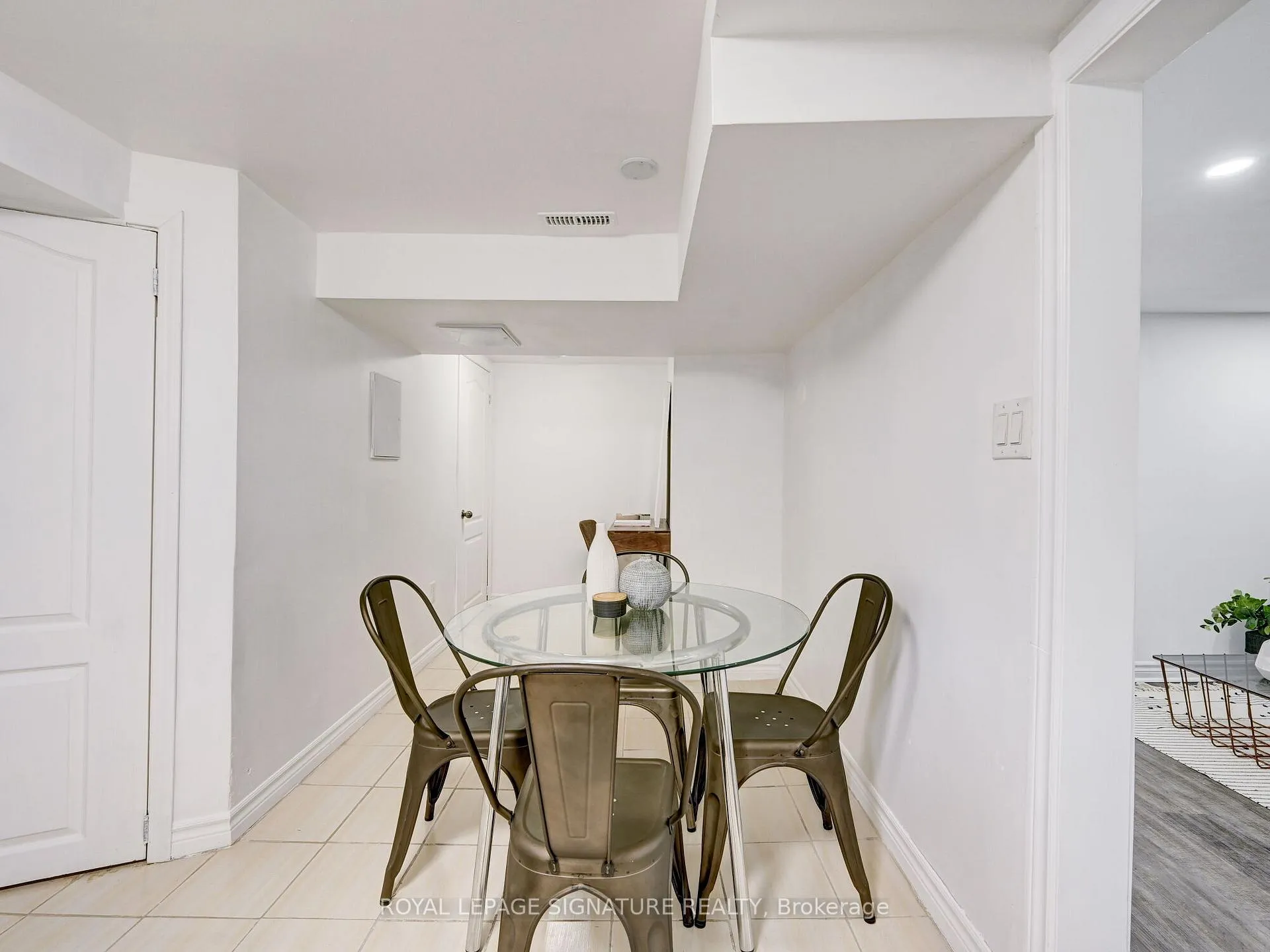 Photo 11 of Unit LL, 1 Worthington Crescent, Toronto, High Park-Swansea — HOMEH
