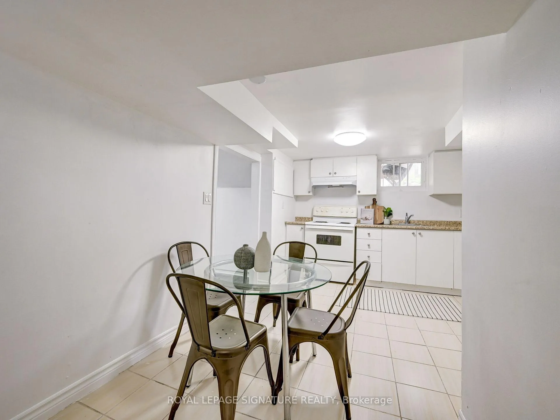 Photo 14 of Unit LL, 1 Worthington Crescent, Toronto, High Park-Swansea — HOMEH
