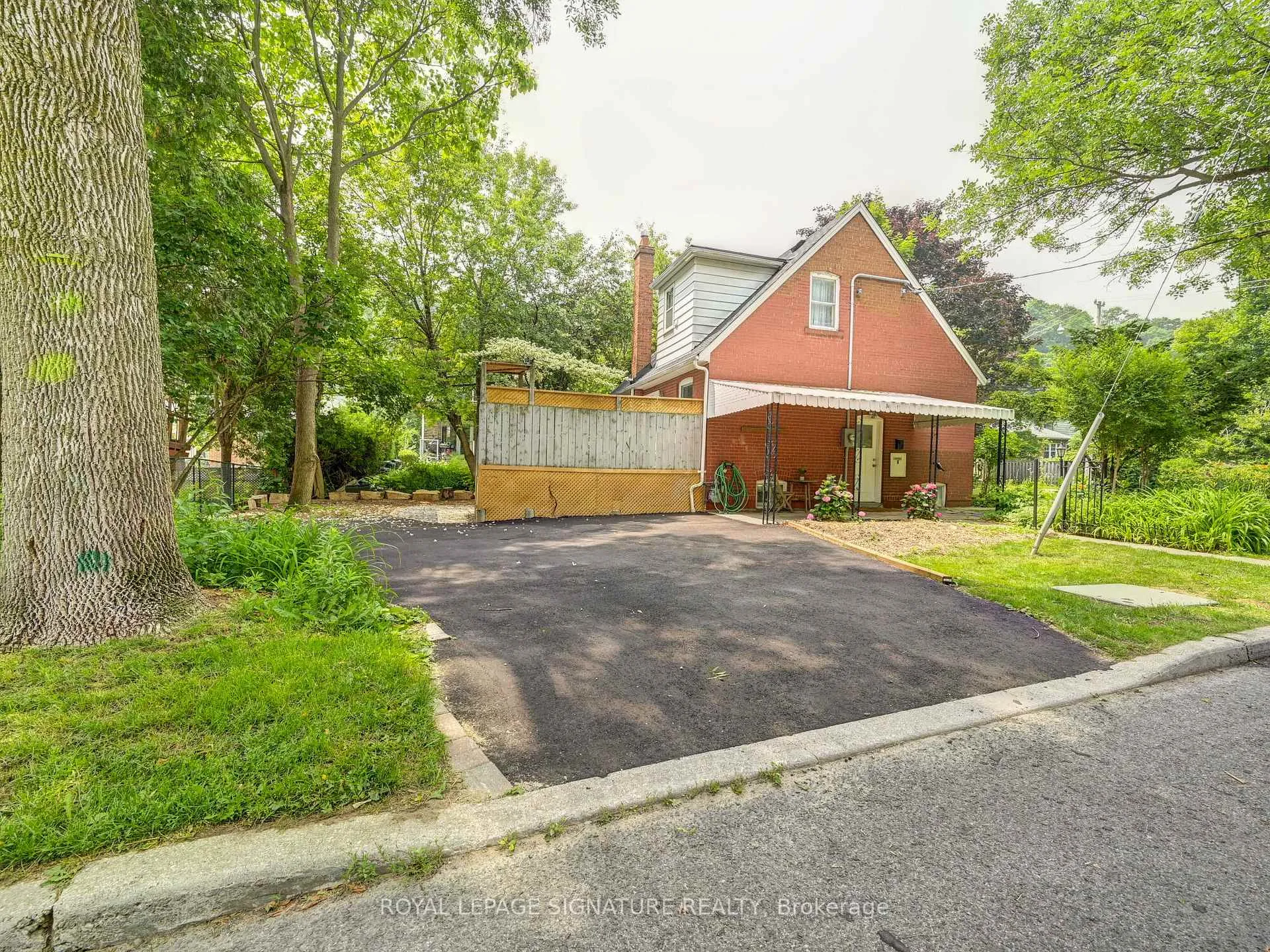 Photo 25 of Unit LL, 1 Worthington Crescent, Toronto, High Park-Swansea — HOMEH