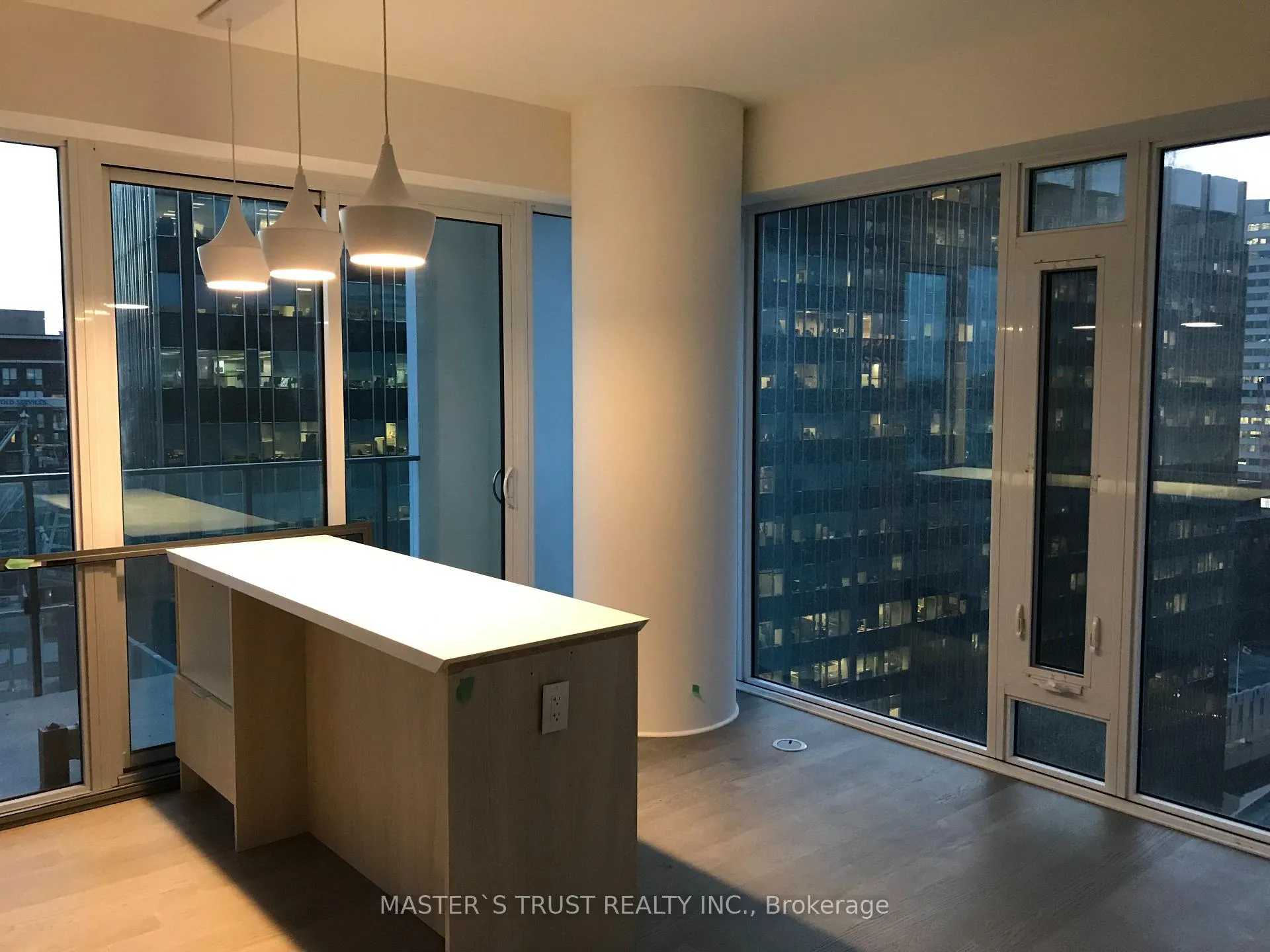 Photo 3 of Unit 1911, 5 Soudan Avenue, Toronto, Mount Pleasant West — HOMEH