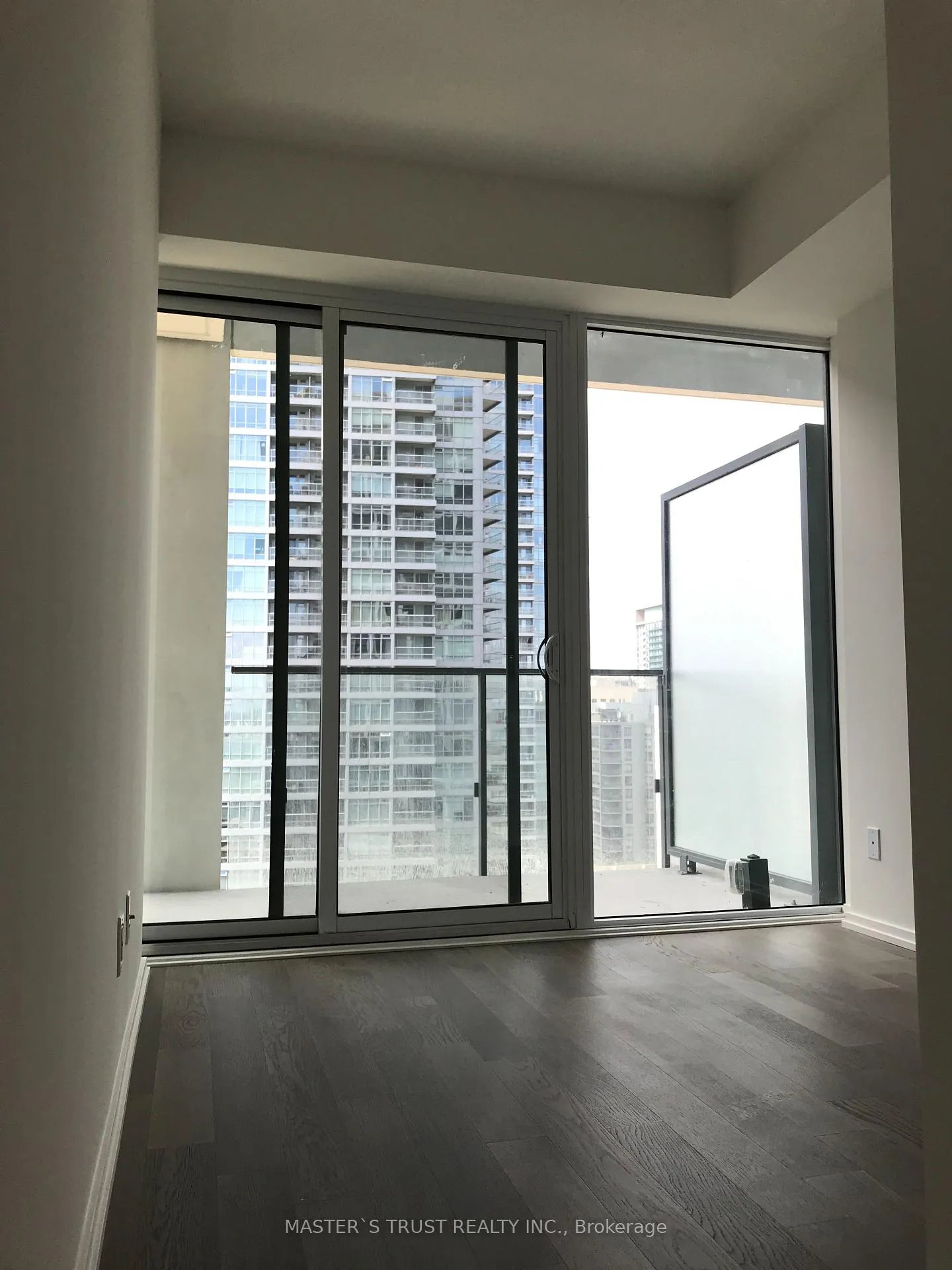 Photo 7 of Unit 1911, 5 Soudan Avenue, Toronto, Mount Pleasant West — HOMEH