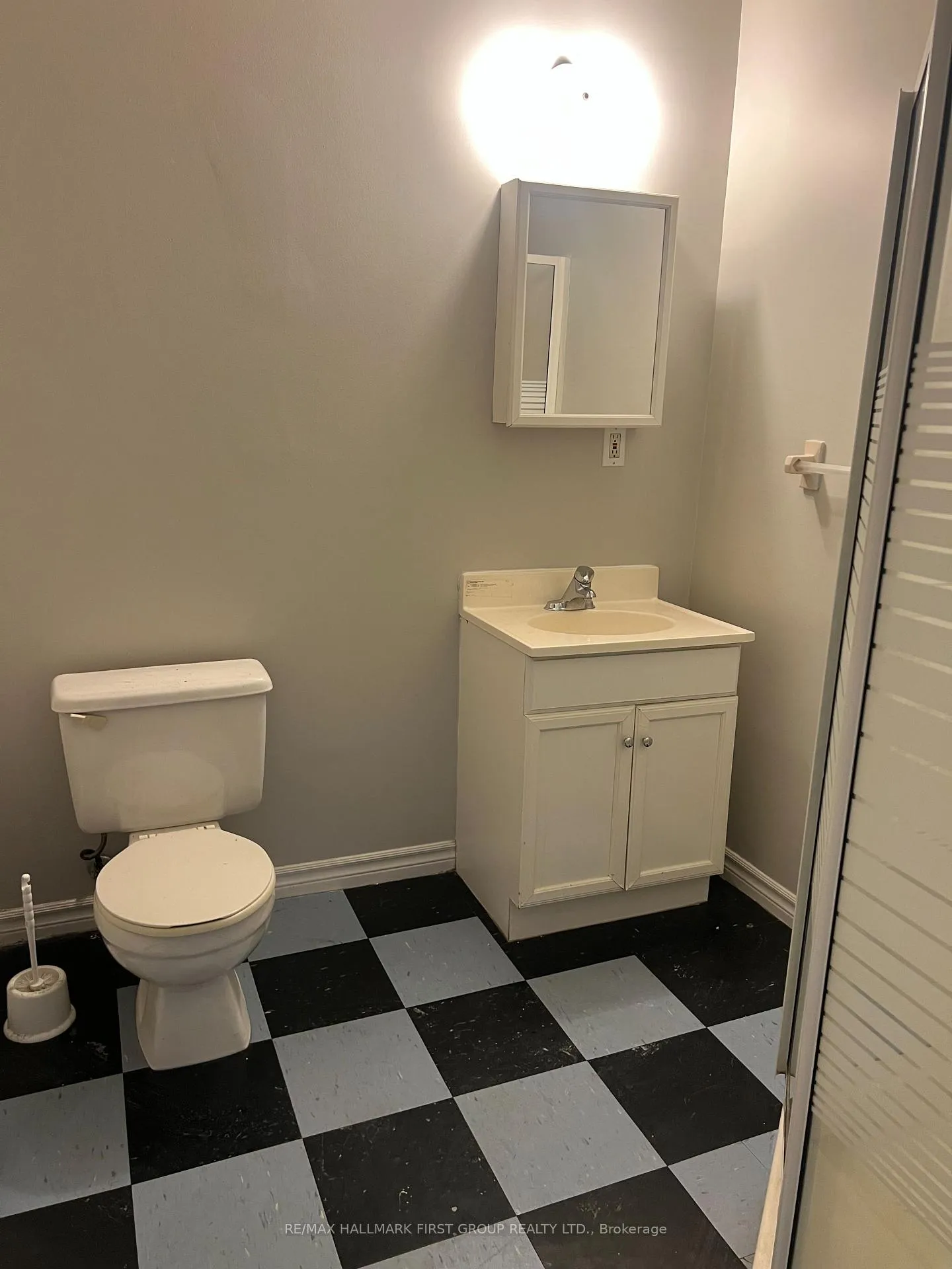 Photo 9 of Unit 6, 730 Simcoe Street S, Oshawa, Lakeview — HOMEH
