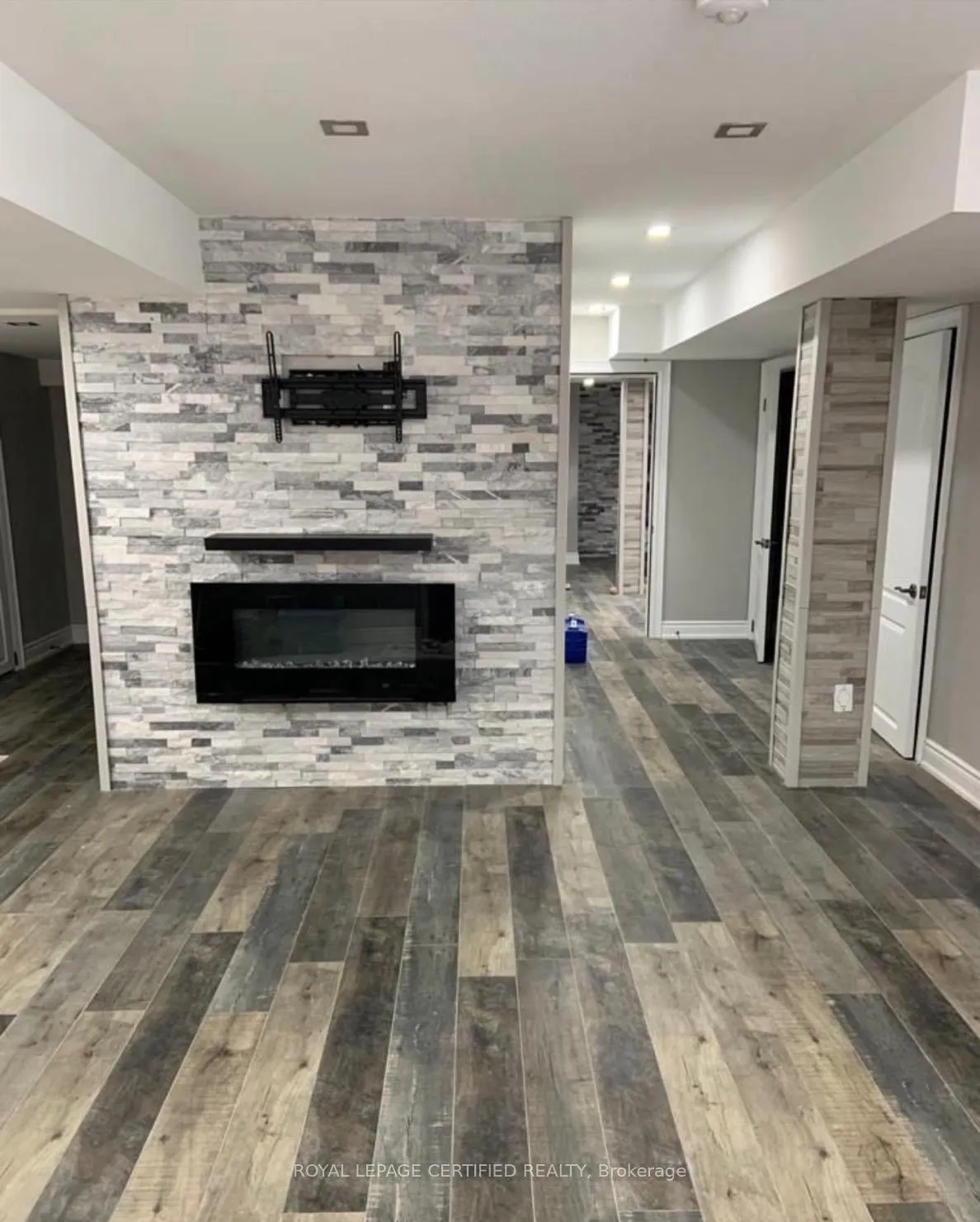 Photo 4 of 17 Fallowfield Road, Brampton, Credit Valley — HOMEH