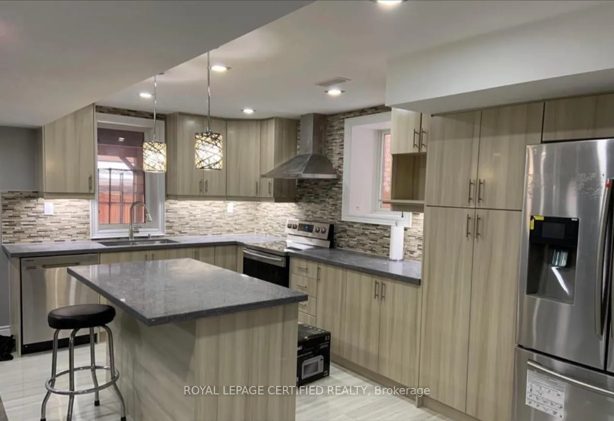 Photo 9 of 17 Fallowfield Road, Brampton, Credit Valley — HOMEH