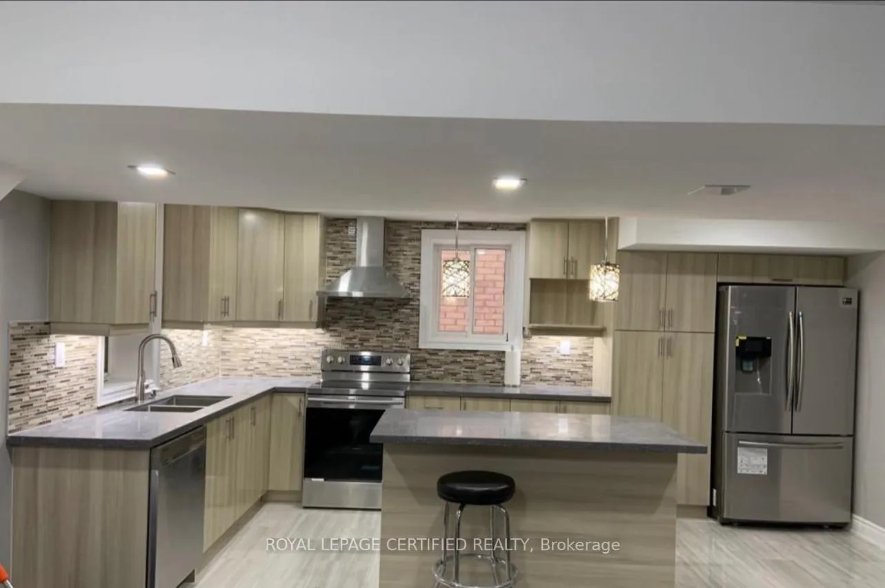 Photo 15 of 17 Fallowfield Road, Brampton, Credit Valley — HOMEH