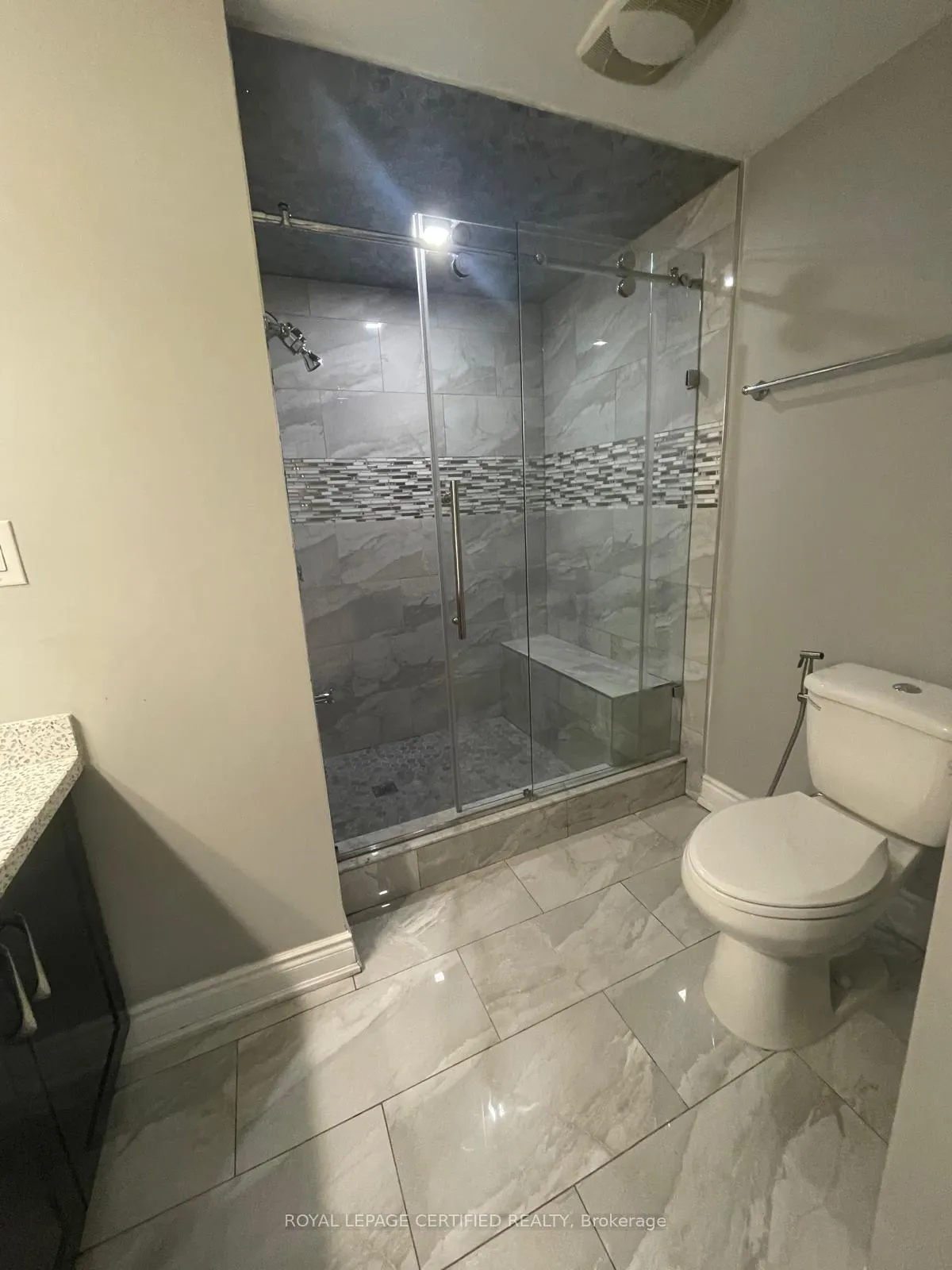 Photo 23 of 17 Fallowfield Road, Brampton, Credit Valley — HOMEH