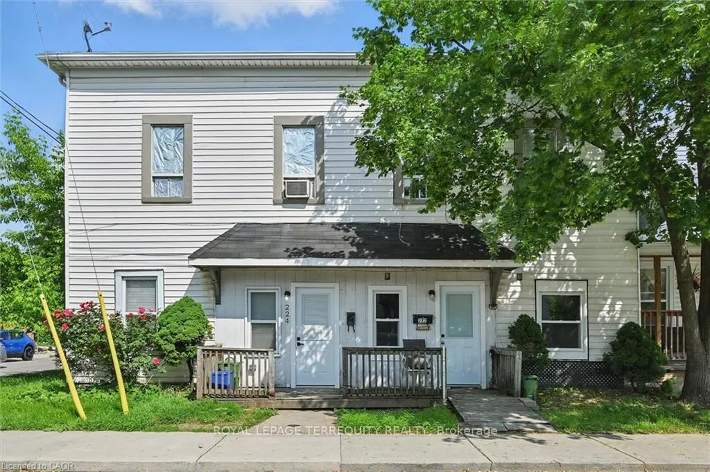 Photo of 224 Rosslyn Avenue N