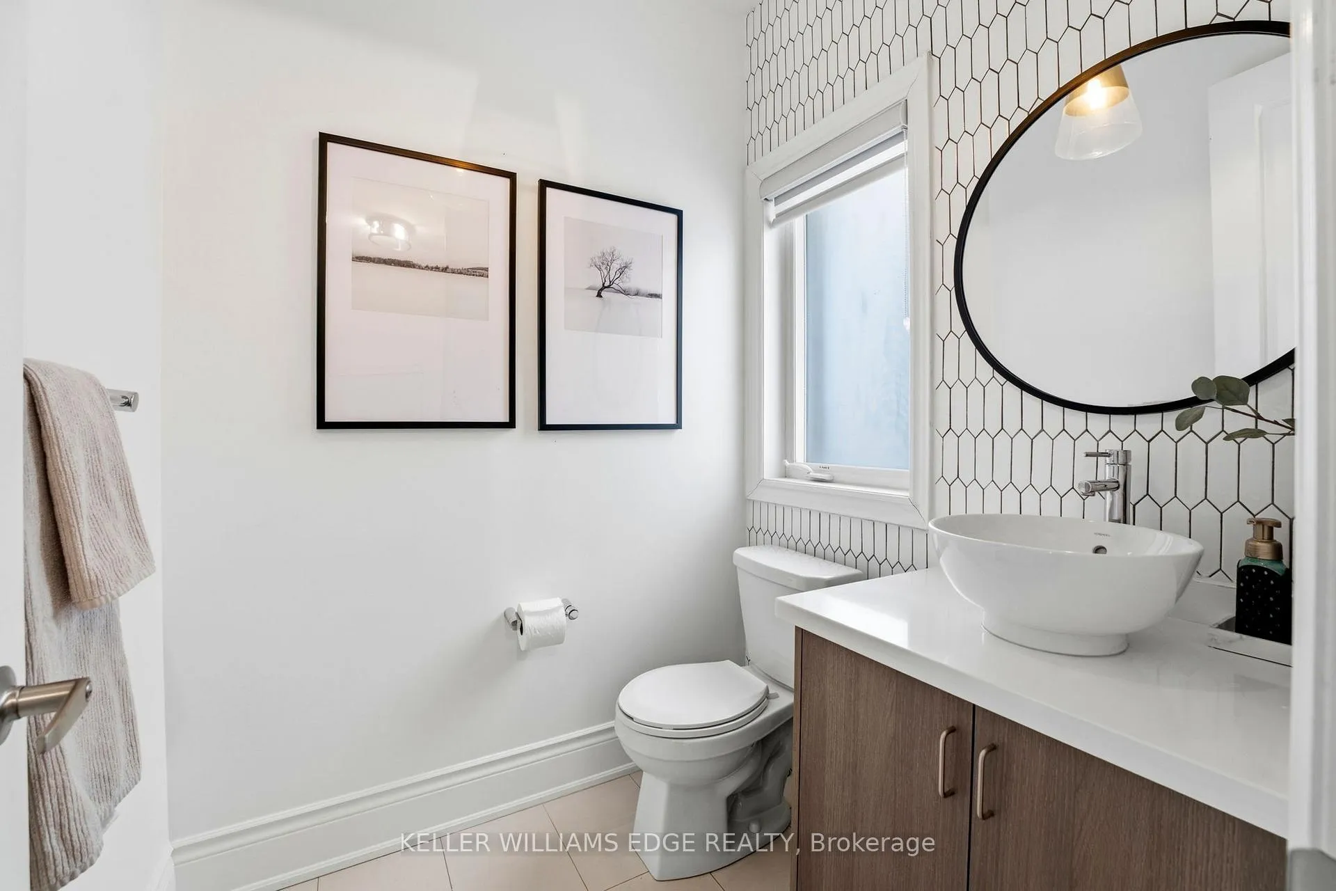 Photo 19 of 241 Humphrey Street, Hamilton, Waterdown — HOMEH