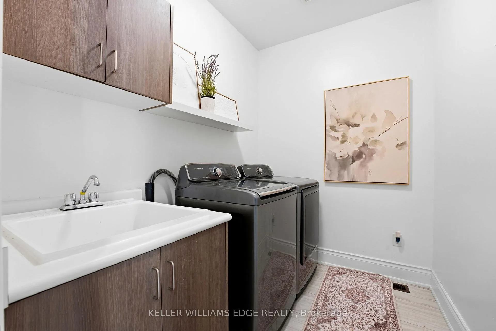 Photo 31 of 241 Humphrey Street, Hamilton, Waterdown — HOMEH