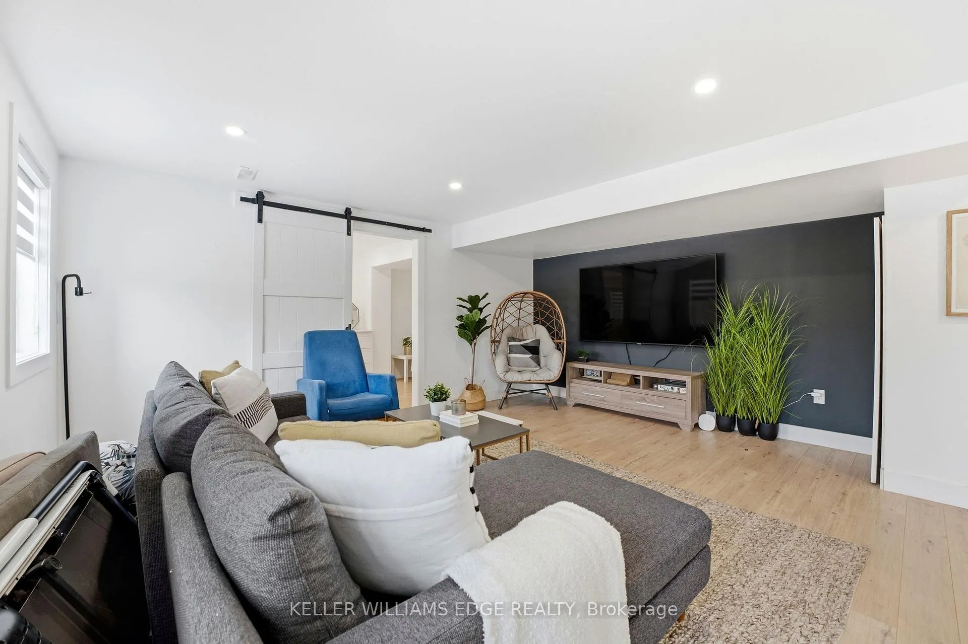 Photo 33 of 241 Humphrey Street, Hamilton, Waterdown — HOMEH