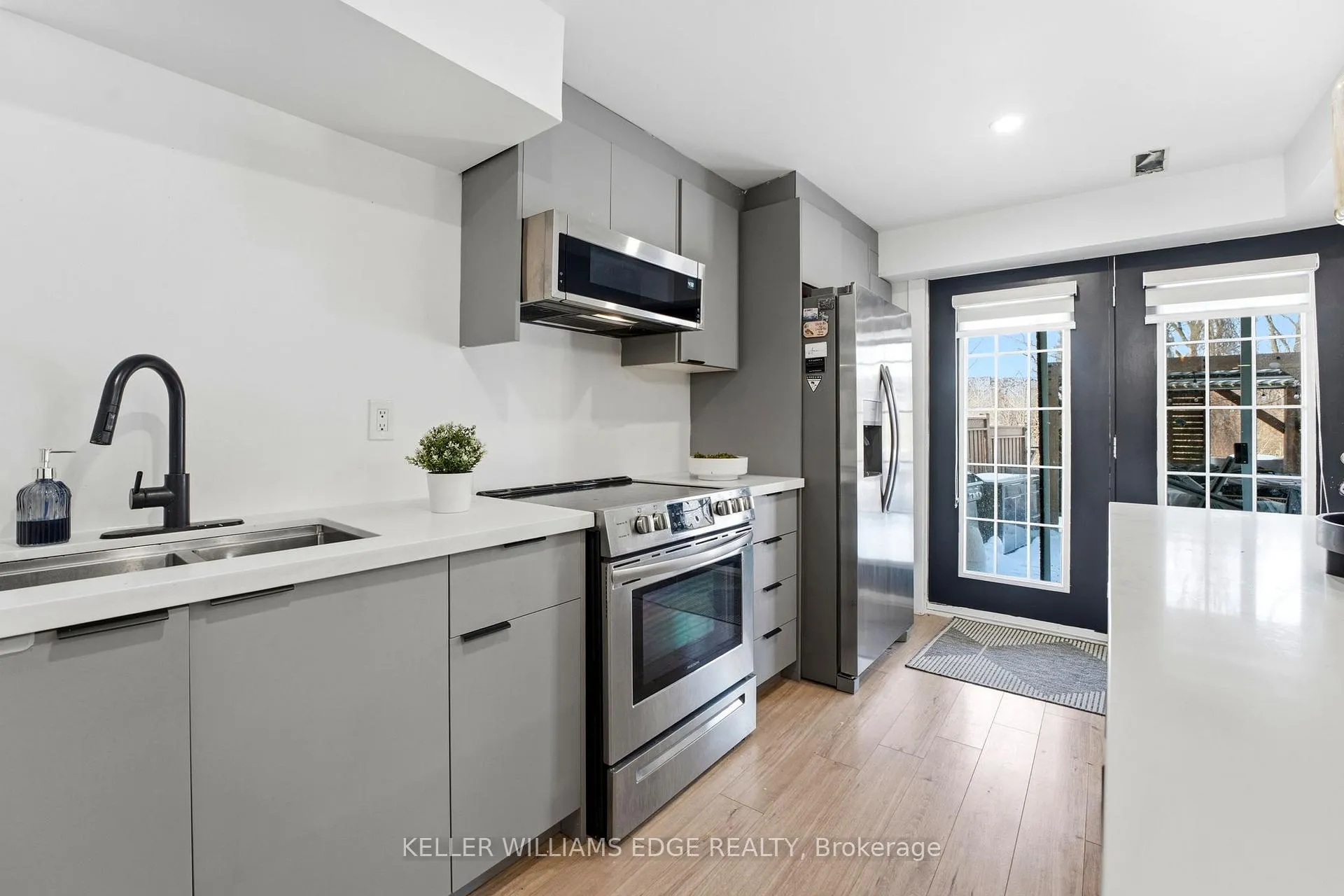 Photo 37 of 241 Humphrey Street, Hamilton, Waterdown — HOMEH