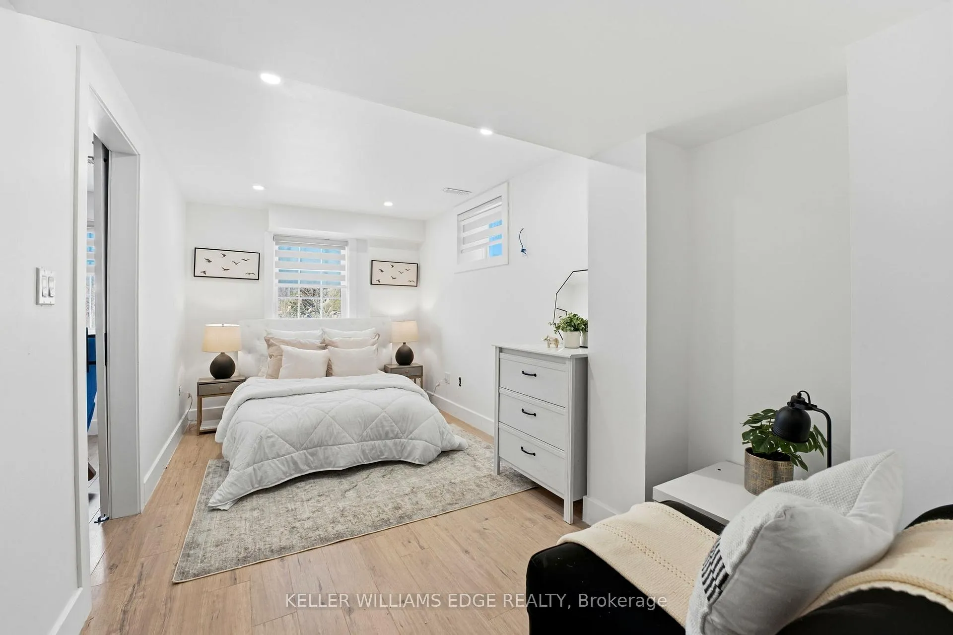 Photo 39 of 241 Humphrey Street, Hamilton, Waterdown — HOMEH