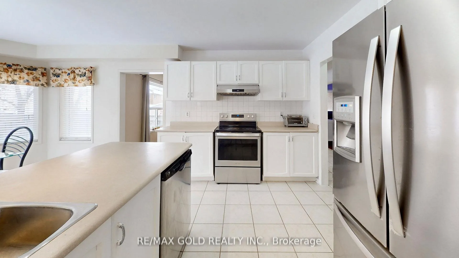 Photo 18 of 5 Sir David Place, Brampton, Fletcher's Meadow — HOMEH