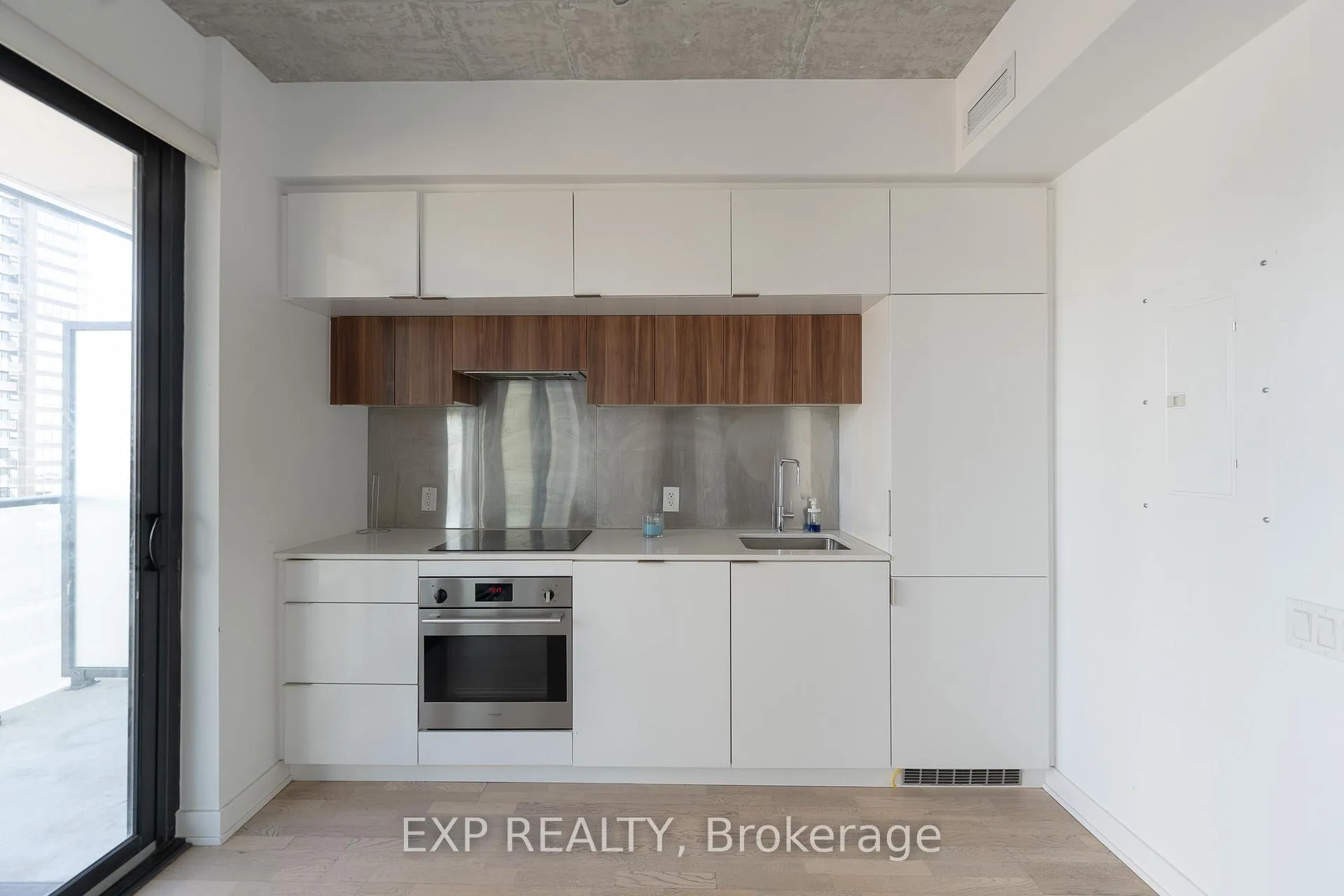 Photo 2 of Unit 1204, 185 Roehampton Avenue, Toronto, Mount Pleasant West — HOMEH