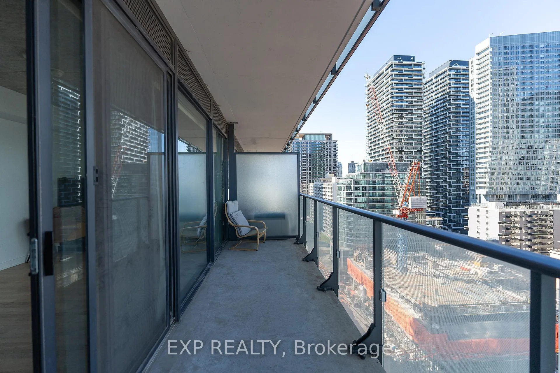 Photo 6 of Unit 1204, 185 Roehampton Avenue, Toronto, Mount Pleasant West — HOMEH