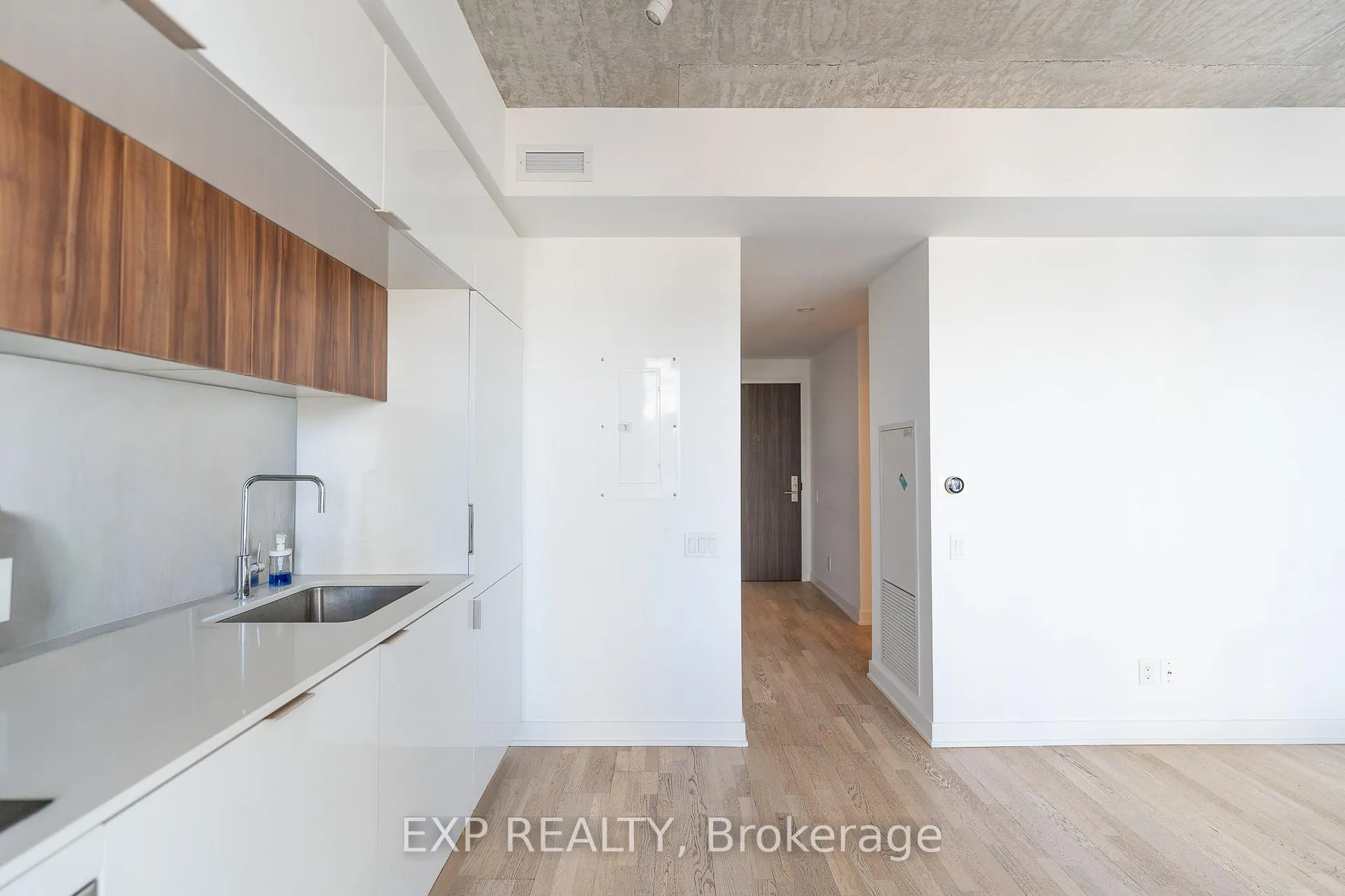 Photo 8 of Unit 1204, 185 Roehampton Avenue, Toronto, Mount Pleasant West — HOMEH