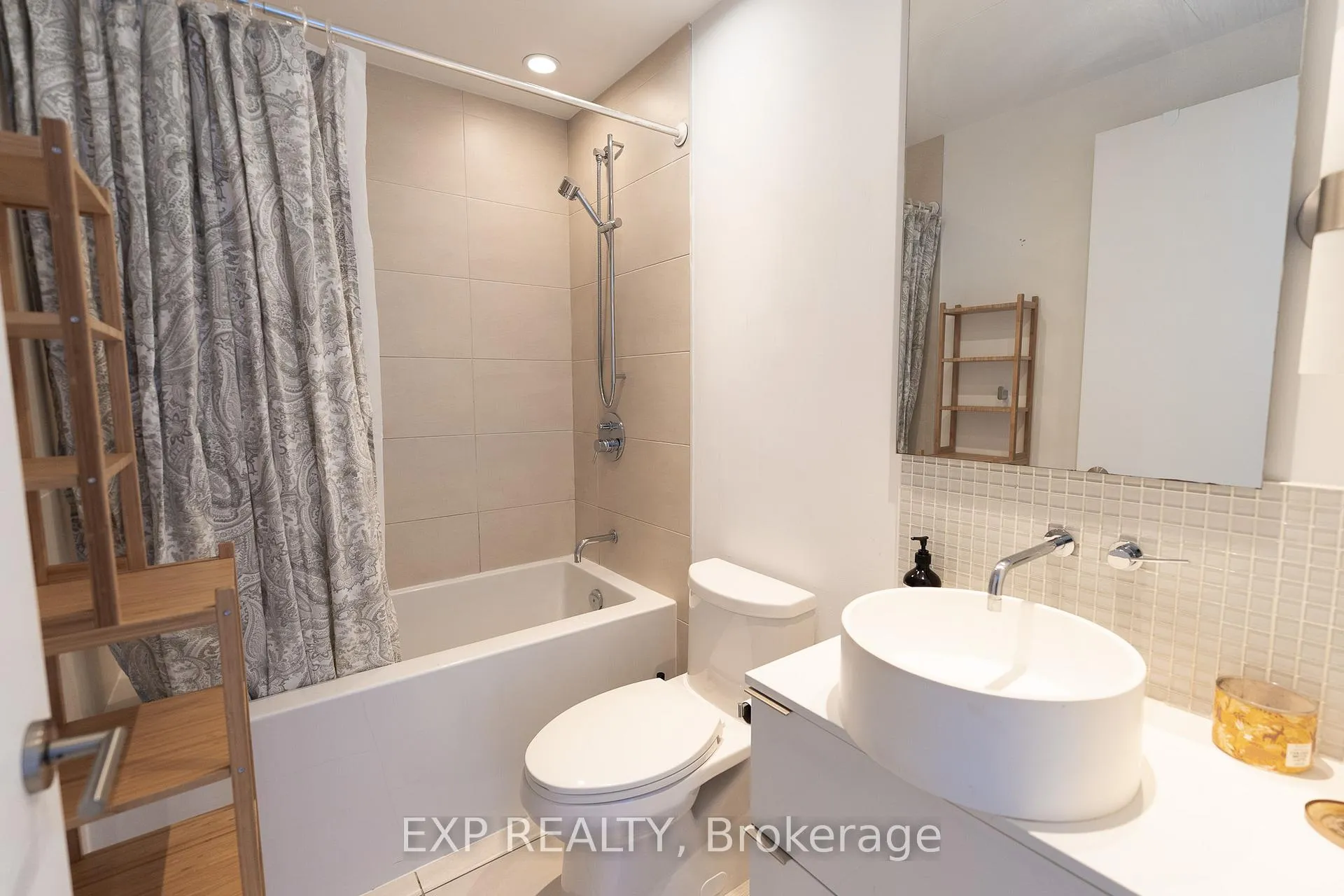 Photo 10 of Unit 1204, 185 Roehampton Avenue, Toronto, Mount Pleasant West — HOMEH