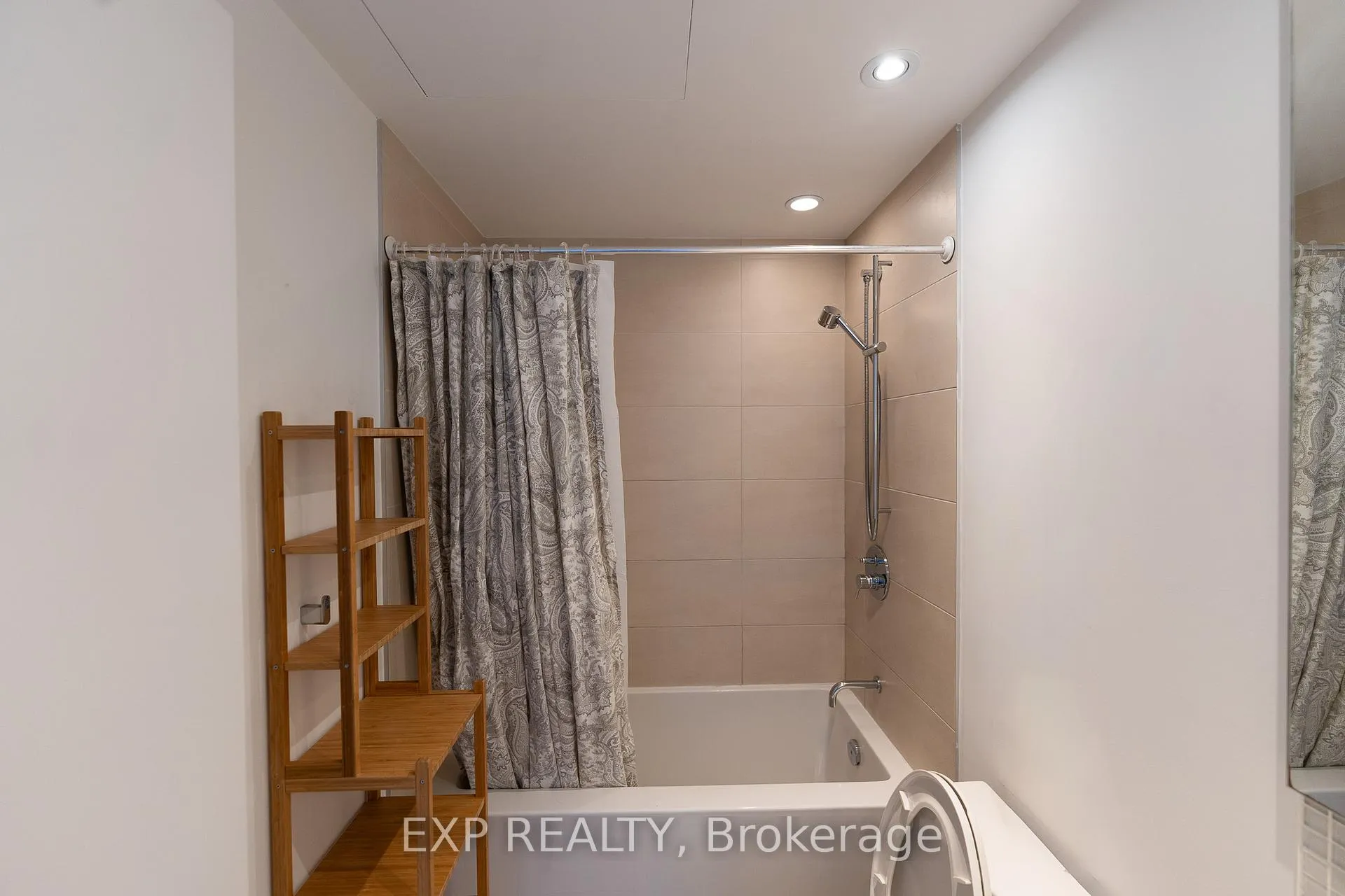 Photo 11 of Unit 1204, 185 Roehampton Avenue, Toronto, Mount Pleasant West — HOMEH