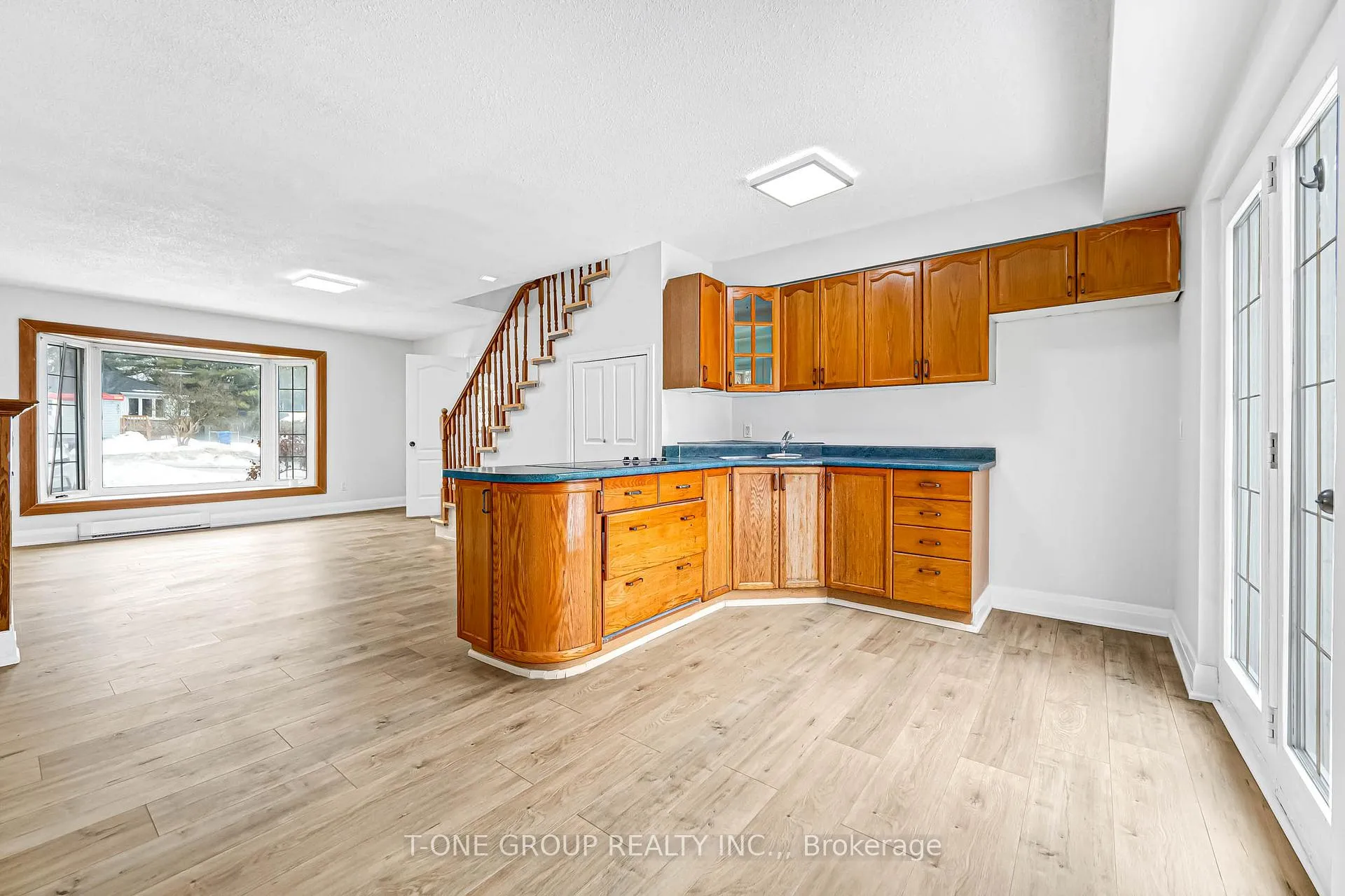Photo 23 of 308 Miami Drive, Georgina, Keswick South — HOMEH