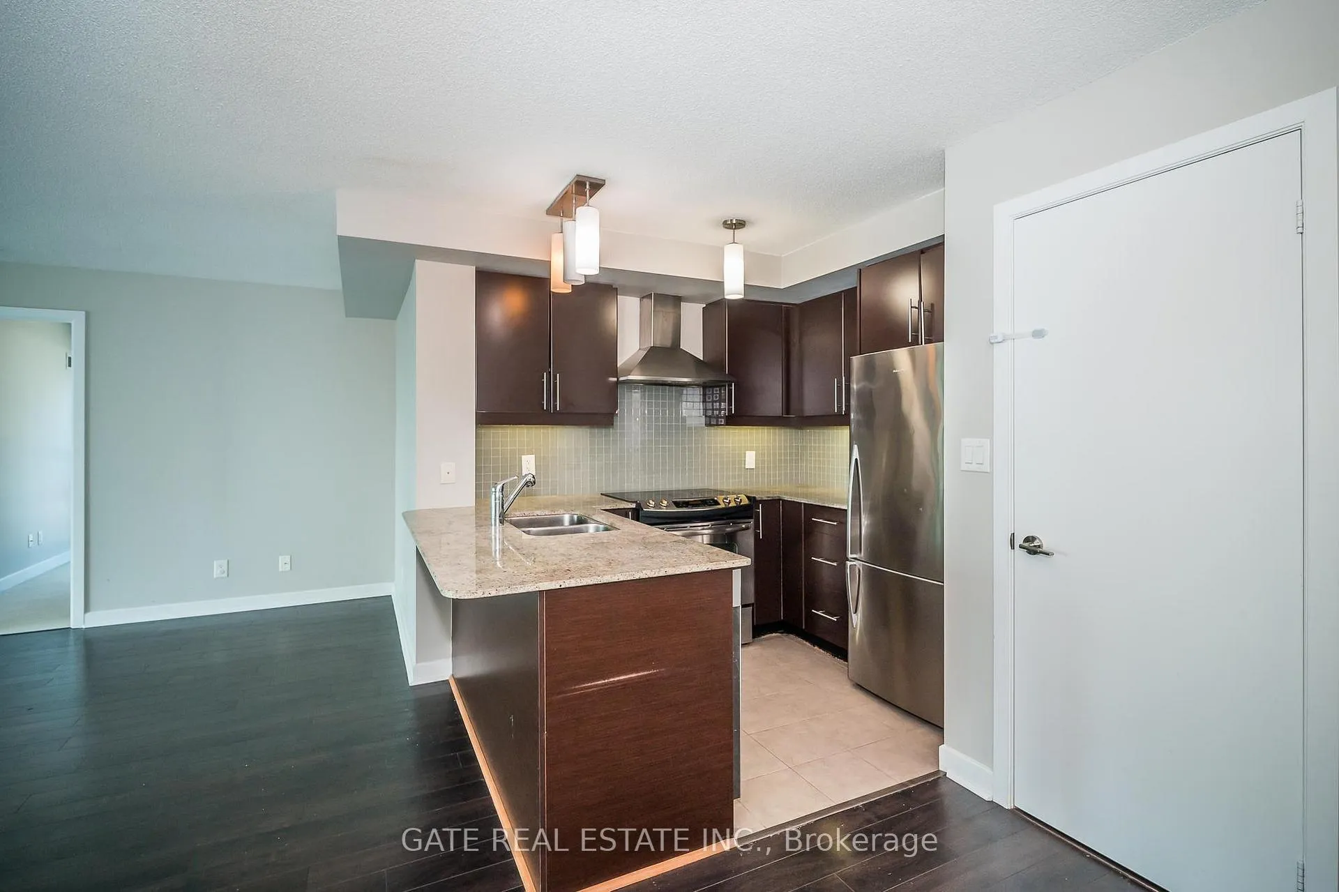 Photo 6 of Unit 1410, 18 Harbour Street, Toronto, Waterfront Communities — HOMEH