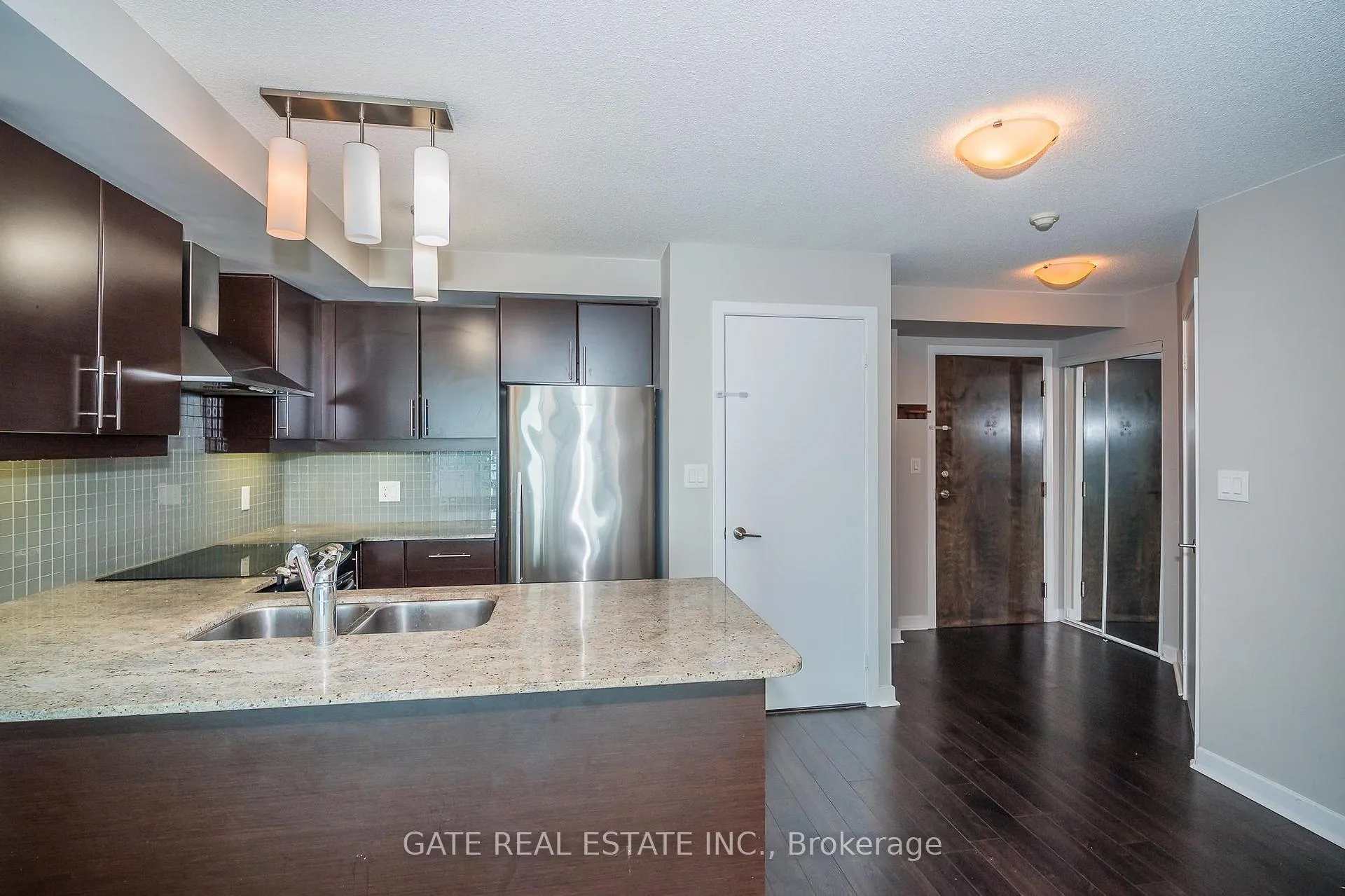 Photo 7 of Unit 1410, 18 Harbour Street, Toronto, Waterfront Communities — HOMEH