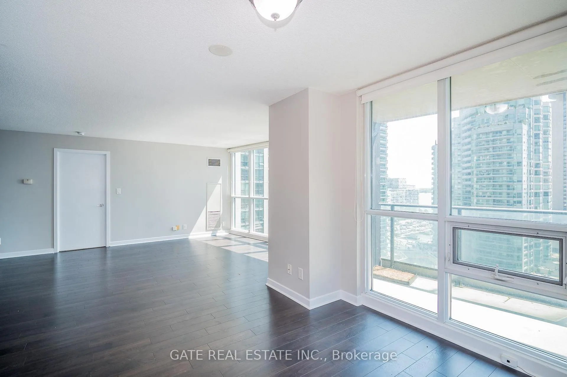 Photo 16 of Unit 1410, 18 Harbour Street, Toronto, Waterfront Communities — HOMEH