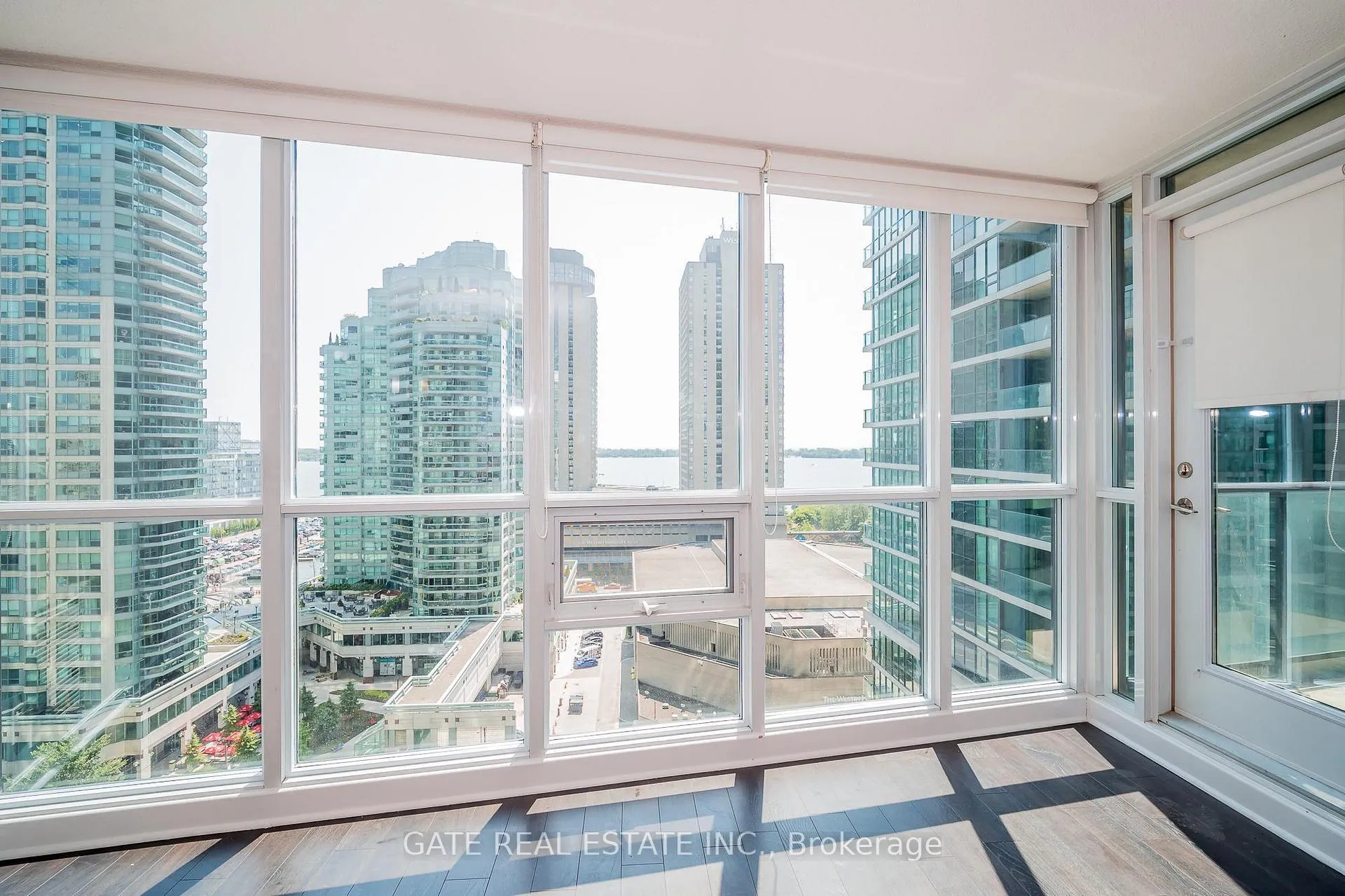 Photo 19 of Unit 1410, 18 Harbour Street, Toronto, Waterfront Communities — HOMEH