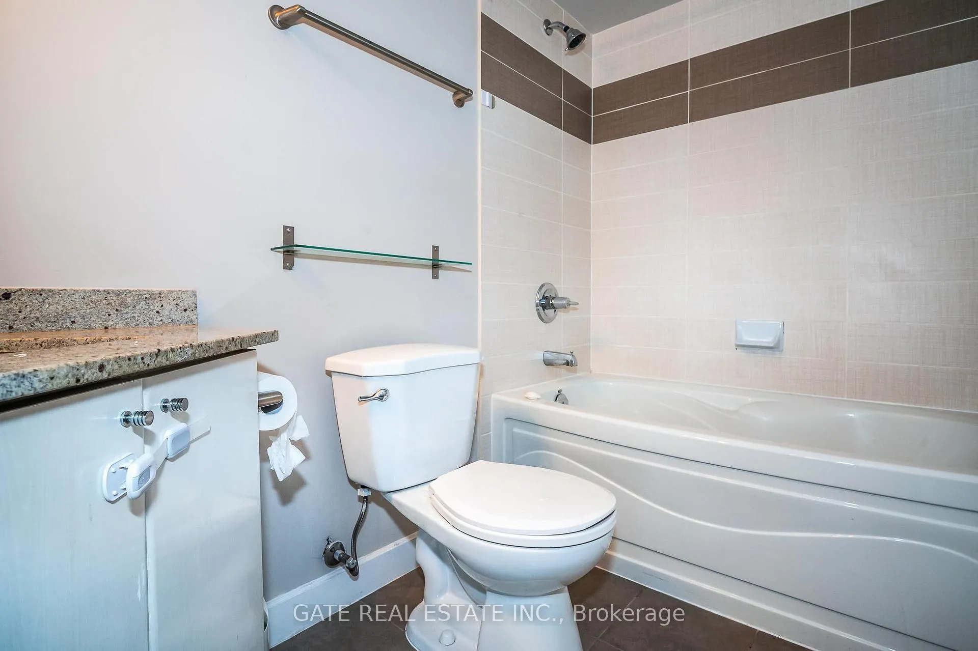 Photo 26 of Unit 1410, 18 Harbour Street, Toronto, Waterfront Communities — HOMEH