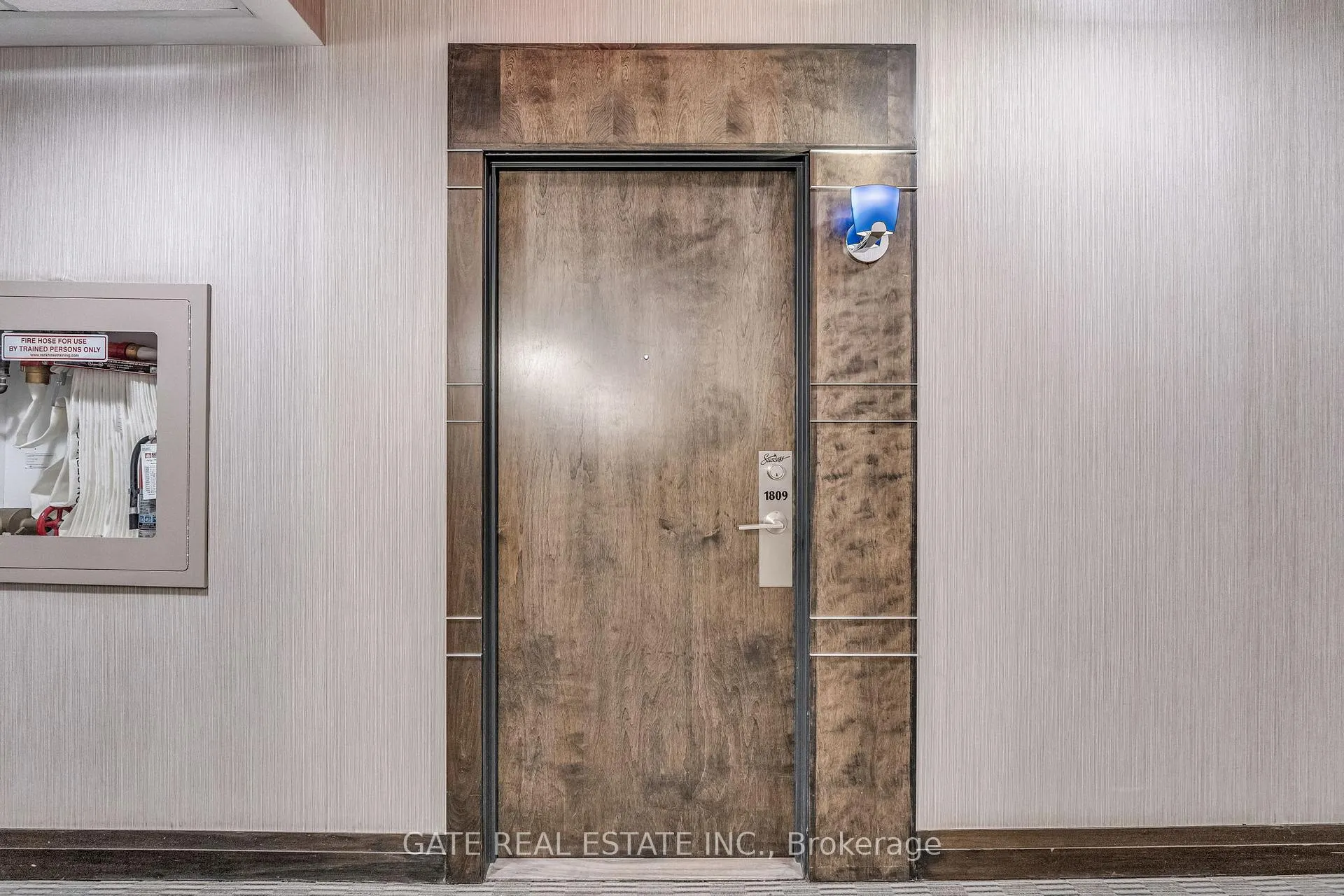 Photo 4 of Unit 1809, 18 Harbour Street, Toronto, Waterfront Communities — HOMEH
