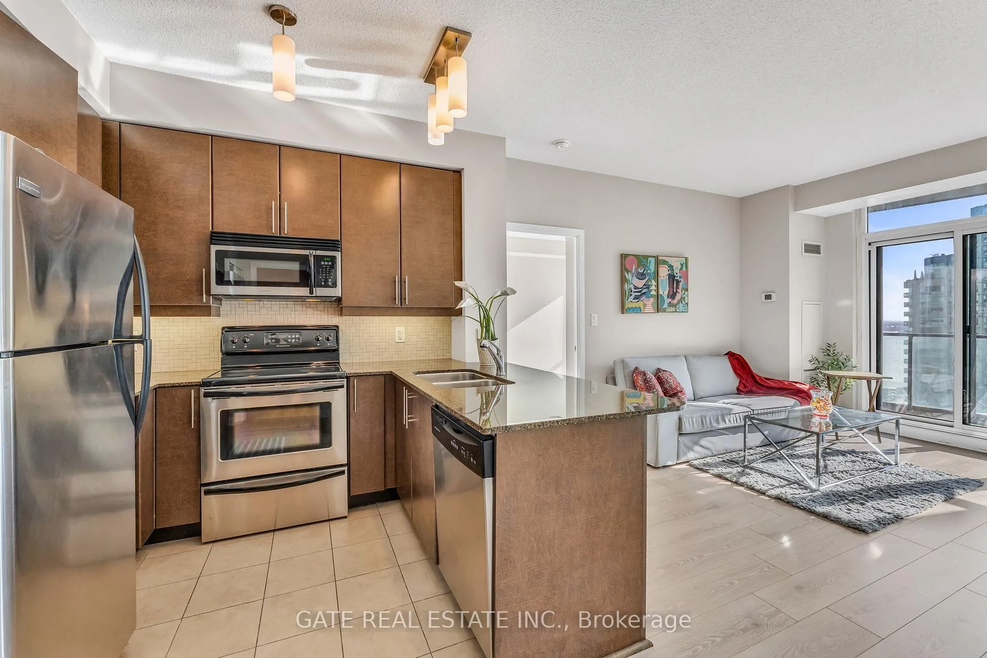 Photo 5 of Unit 1809, 18 Harbour Street, Toronto, Waterfront Communities — HOMEH