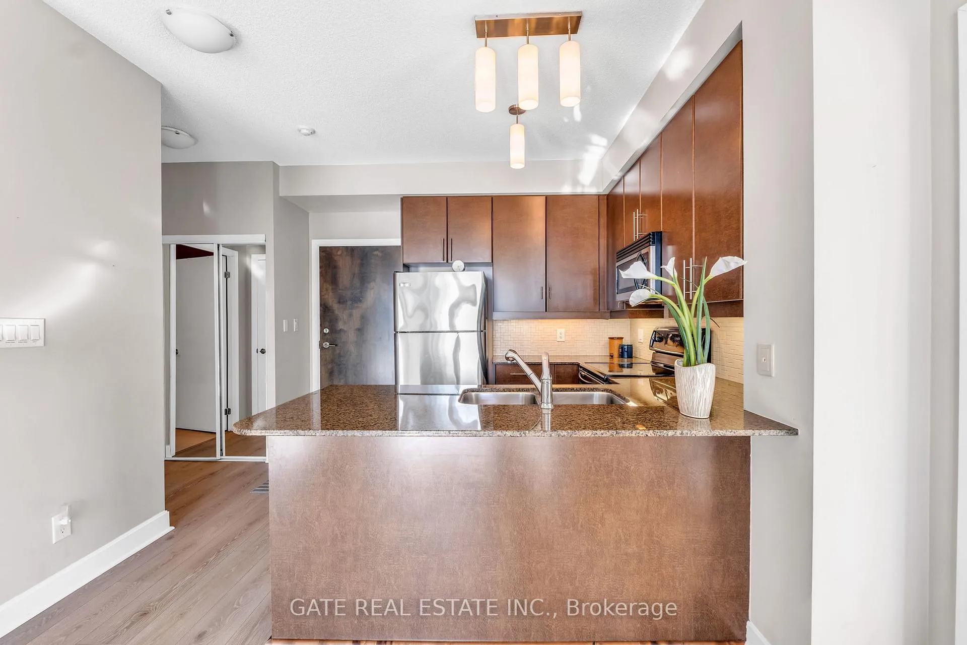 Photo 8 of Unit 1809, 18 Harbour Street, Toronto, Waterfront Communities — HOMEH