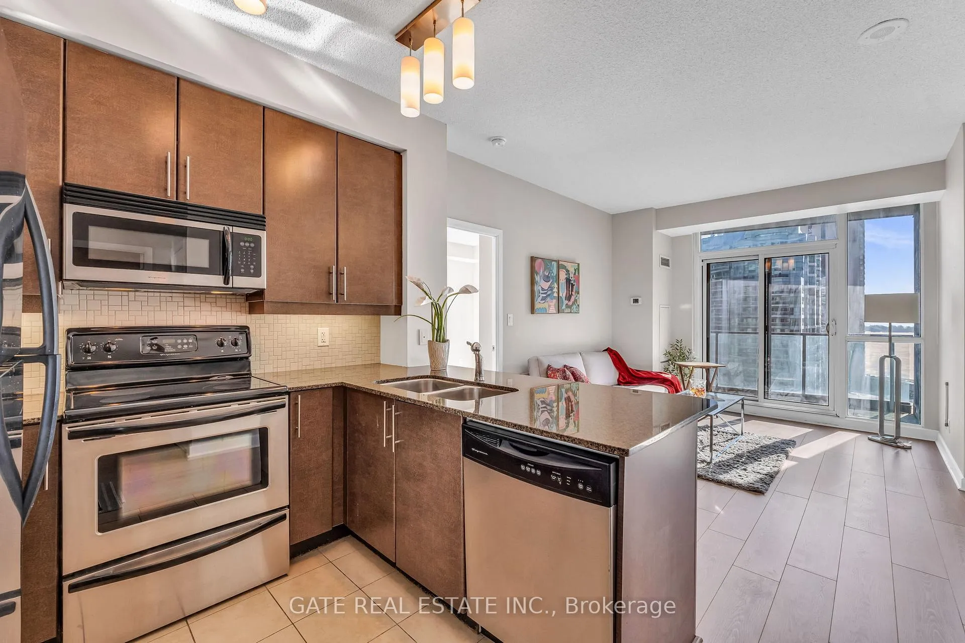 Photo 9 of Unit 1809, 18 Harbour Street, Toronto, Waterfront Communities — HOMEH