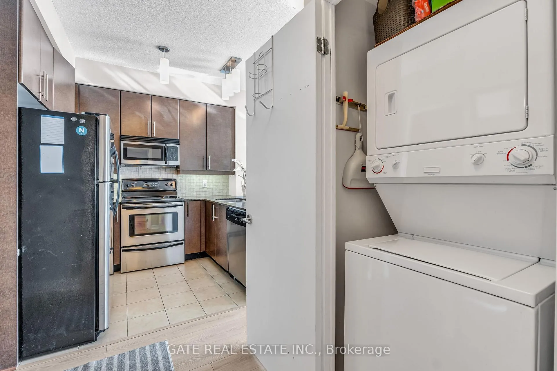 Photo 29 of Unit 1809, 18 Harbour Street, Toronto, Waterfront Communities — HOMEH