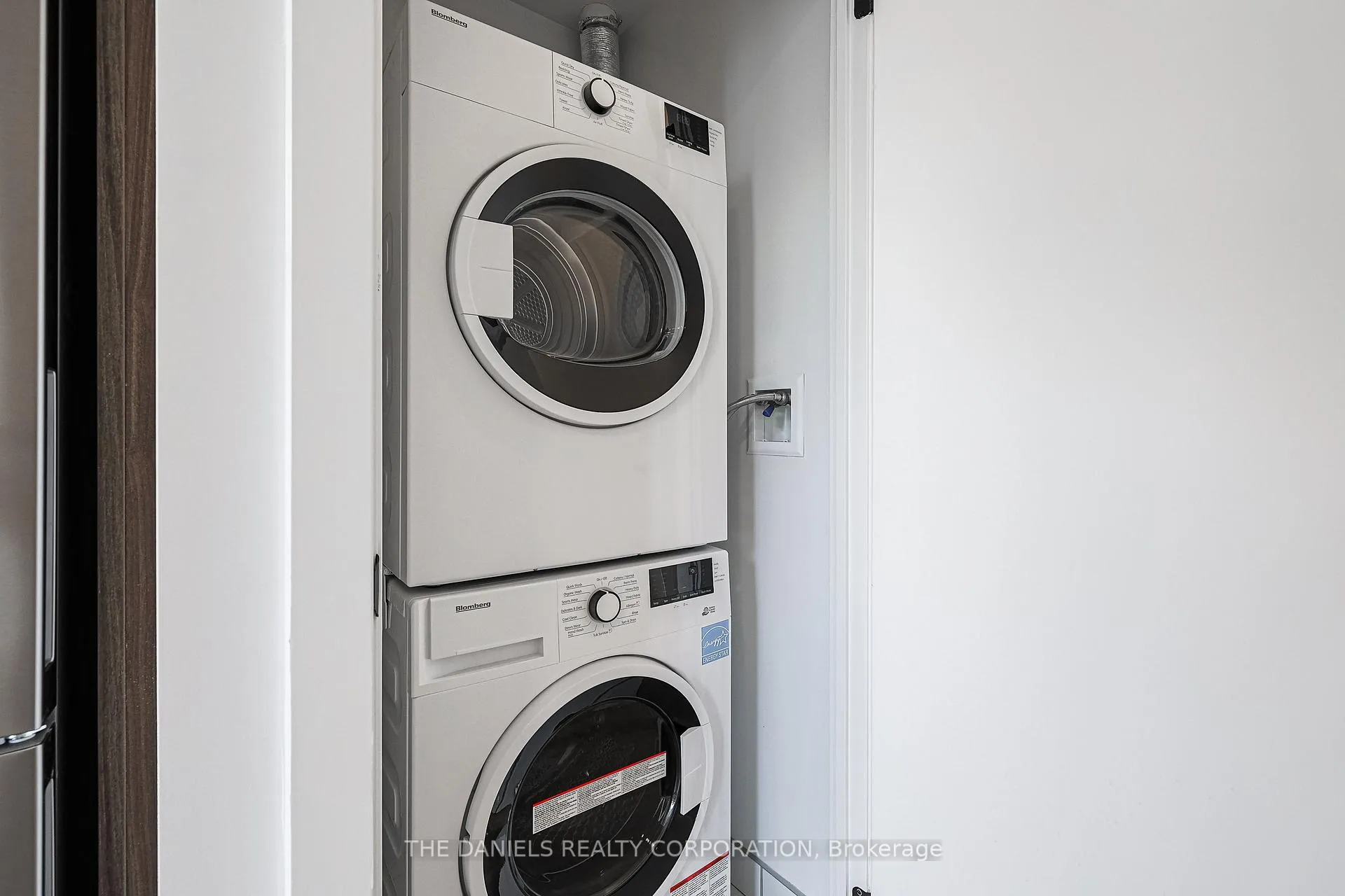 Photo 8 of Unit 114, 10 Lagerfeld Drive, Brampton, Northwest Brampton — HOMEH
