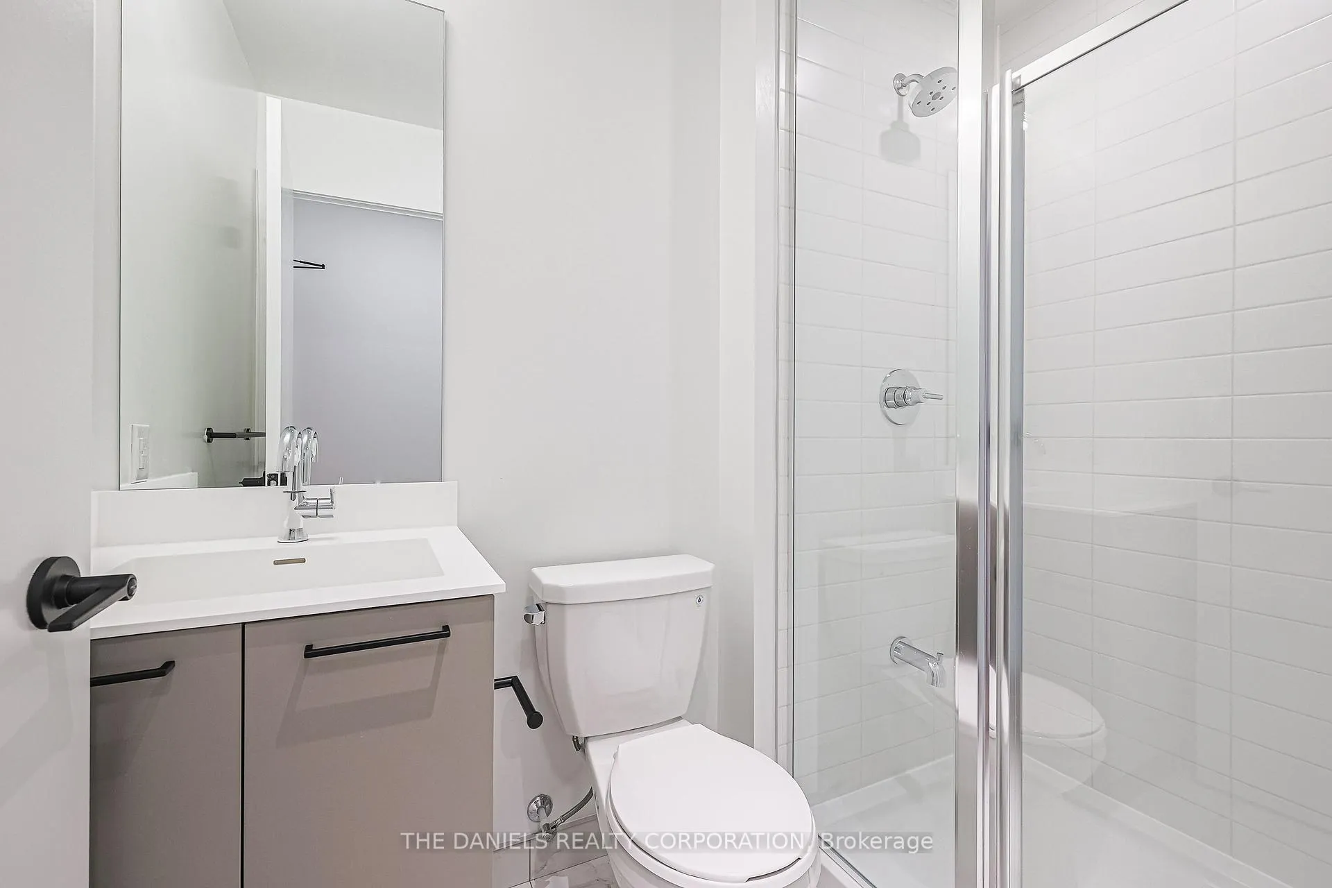 Photo 10 of Unit 114, 10 Lagerfeld Drive, Brampton, Northwest Brampton — HOMEH