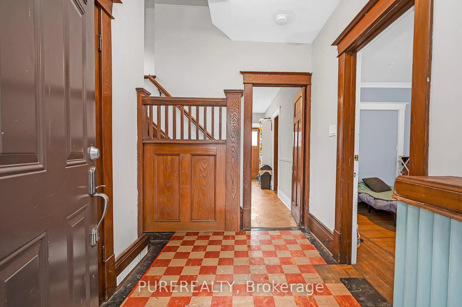 Photo 3 of 47 Dalewood Crescent, Hamilton, Westdale — HOMEH