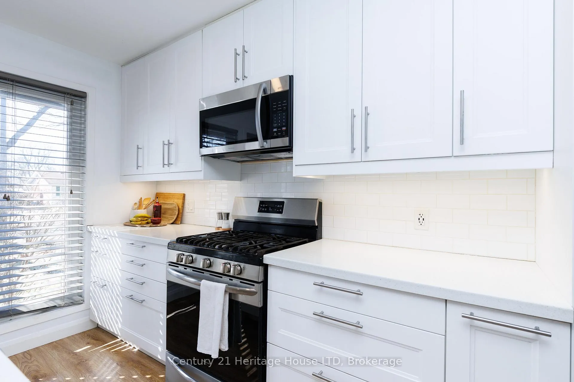 Photo 12 of 6937 Dolphin Street, Niagara Falls, Morrison — HOMEH