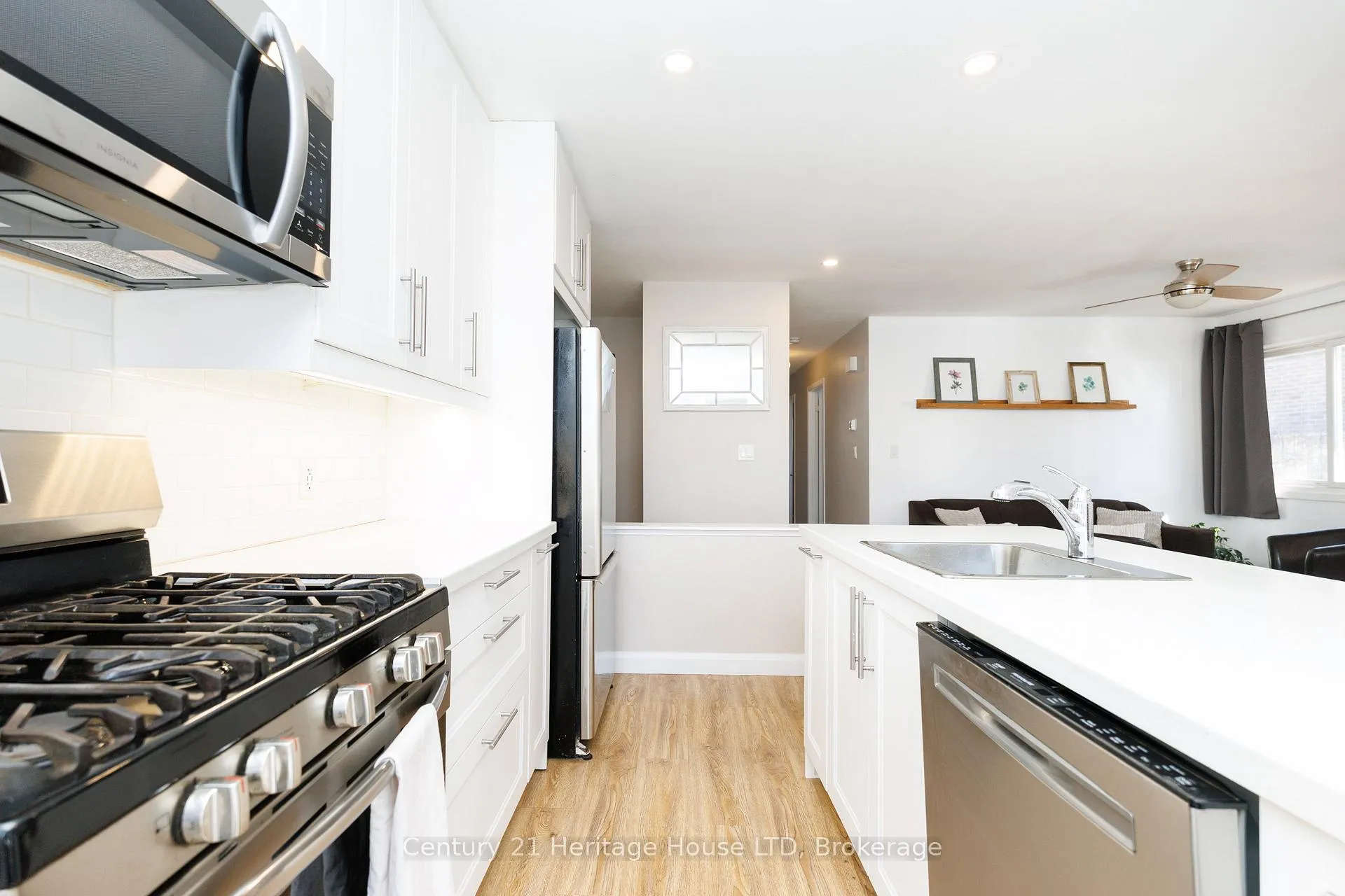 Photo 17 of 6937 Dolphin Street, Niagara Falls, Morrison — HOMEH