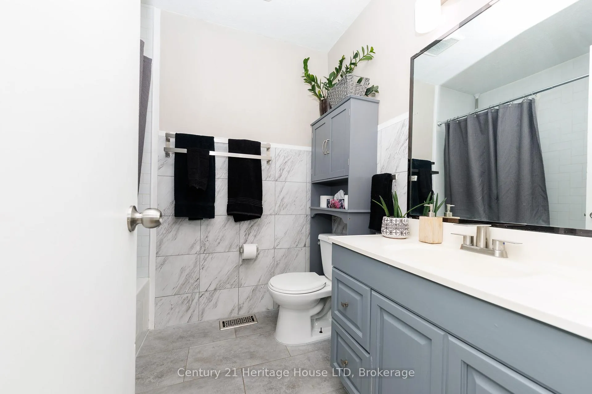 Photo 20 of 6937 Dolphin Street, Niagara Falls, Morrison — HOMEH