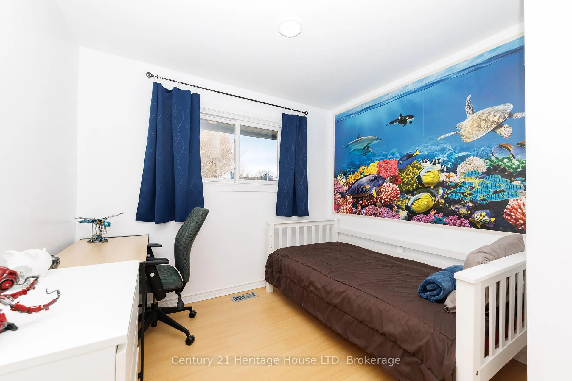 Photo 25 of 6937 Dolphin Street, Niagara Falls, Morrison — HOMEH