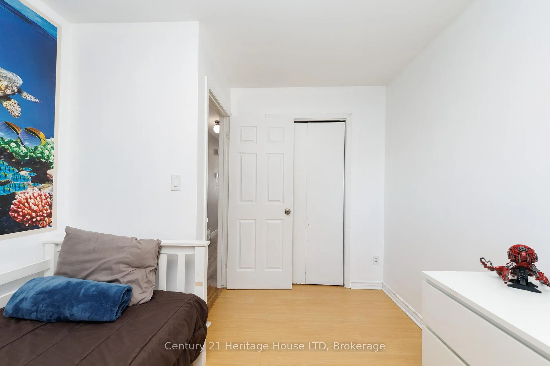 Photo 26 of 6937 Dolphin Street, Niagara Falls, Morrison — HOMEH