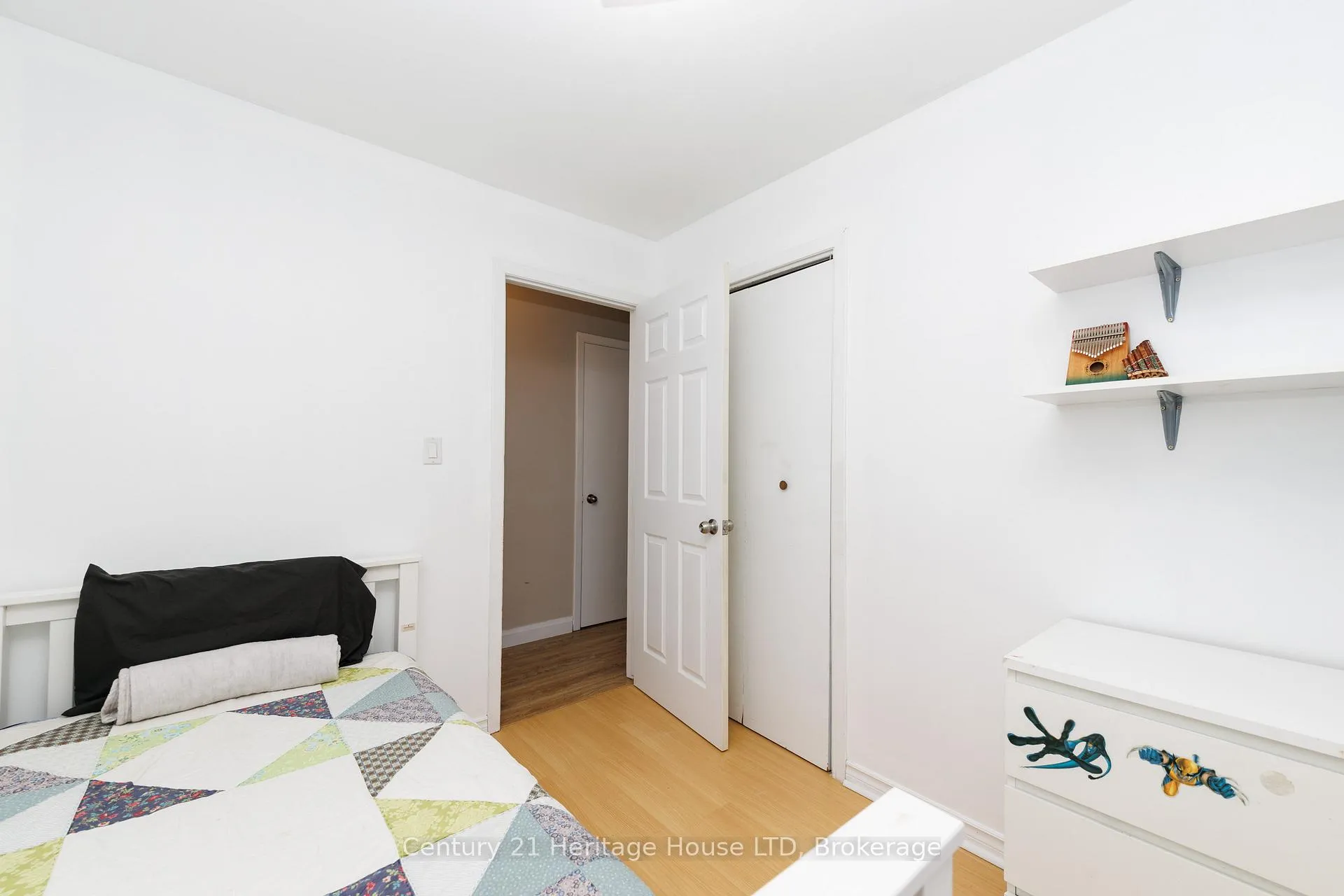 Photo 30 of 6937 Dolphin Street, Niagara Falls, Morrison — HOMEH