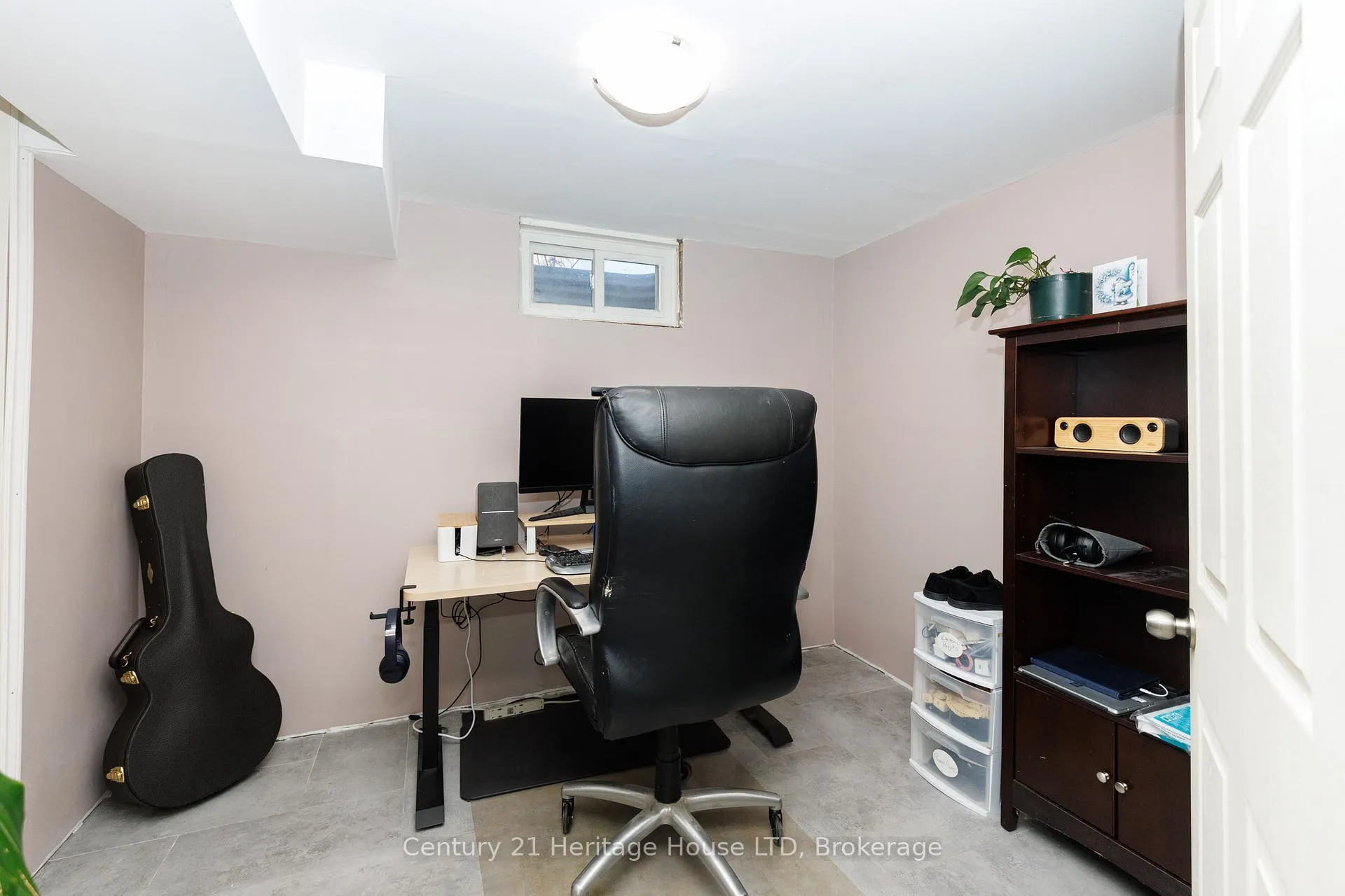 Photo 33 of 6937 Dolphin Street, Niagara Falls, Morrison — HOMEH