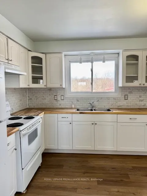 Photo 5 of 989 Casey Road, Belleville, Thurlow Ward — HOMEH