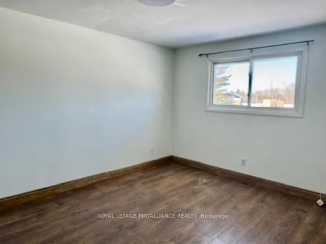 Photo 13 of 989 Casey Road, Belleville, Thurlow Ward — HOMEH
