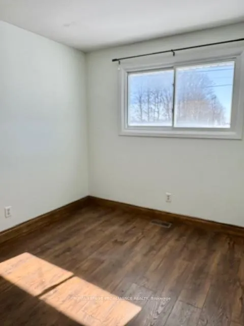 Photo 15 of 989 Casey Road, Belleville, Thurlow Ward — HOMEH